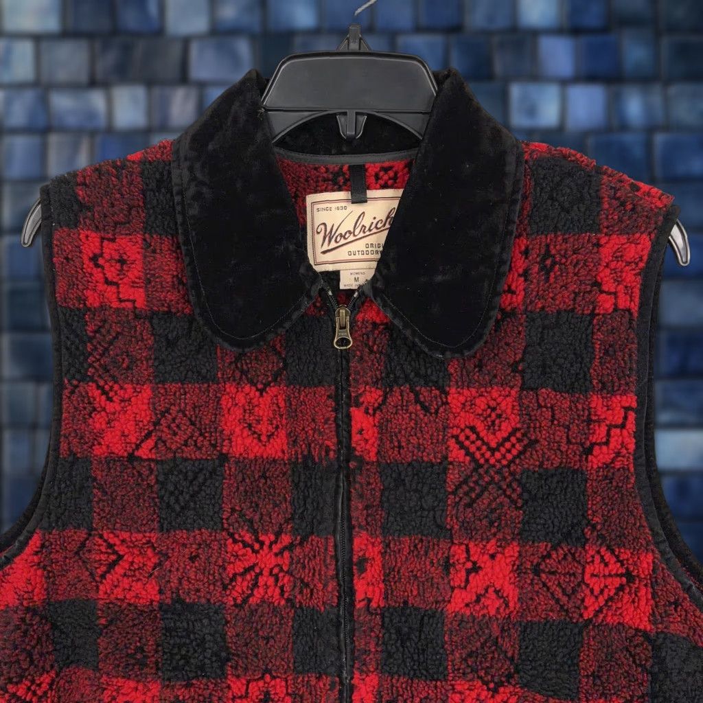 Vintage VINTAGE Woolrich Vest Womens M Red Black Buffalo Plaid Fleece Sherpa Outdoor Cabin Size M / US 6-8 / IT 42-44 - 1 Thumbnail