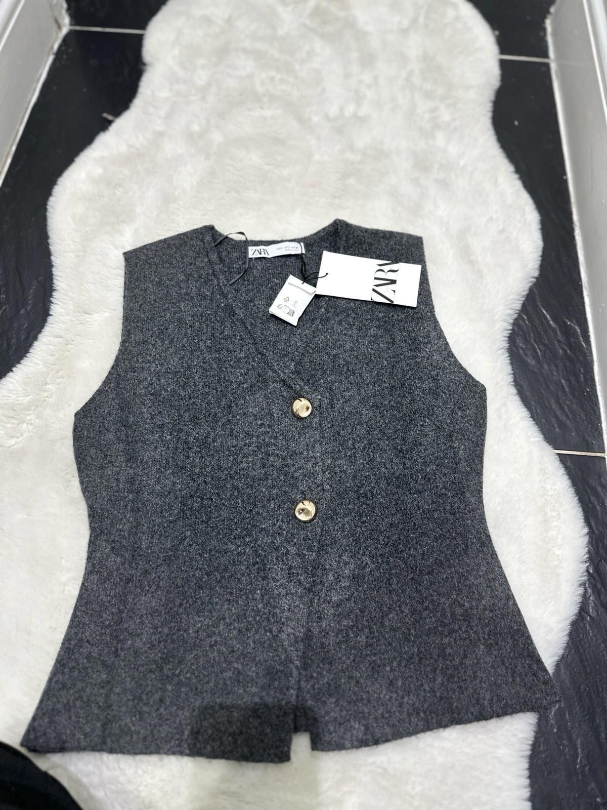 Zara ZARA waistcoat grey with golden buttons BNWT Size S / US 4 / IT 40 - 4 Thumbnail