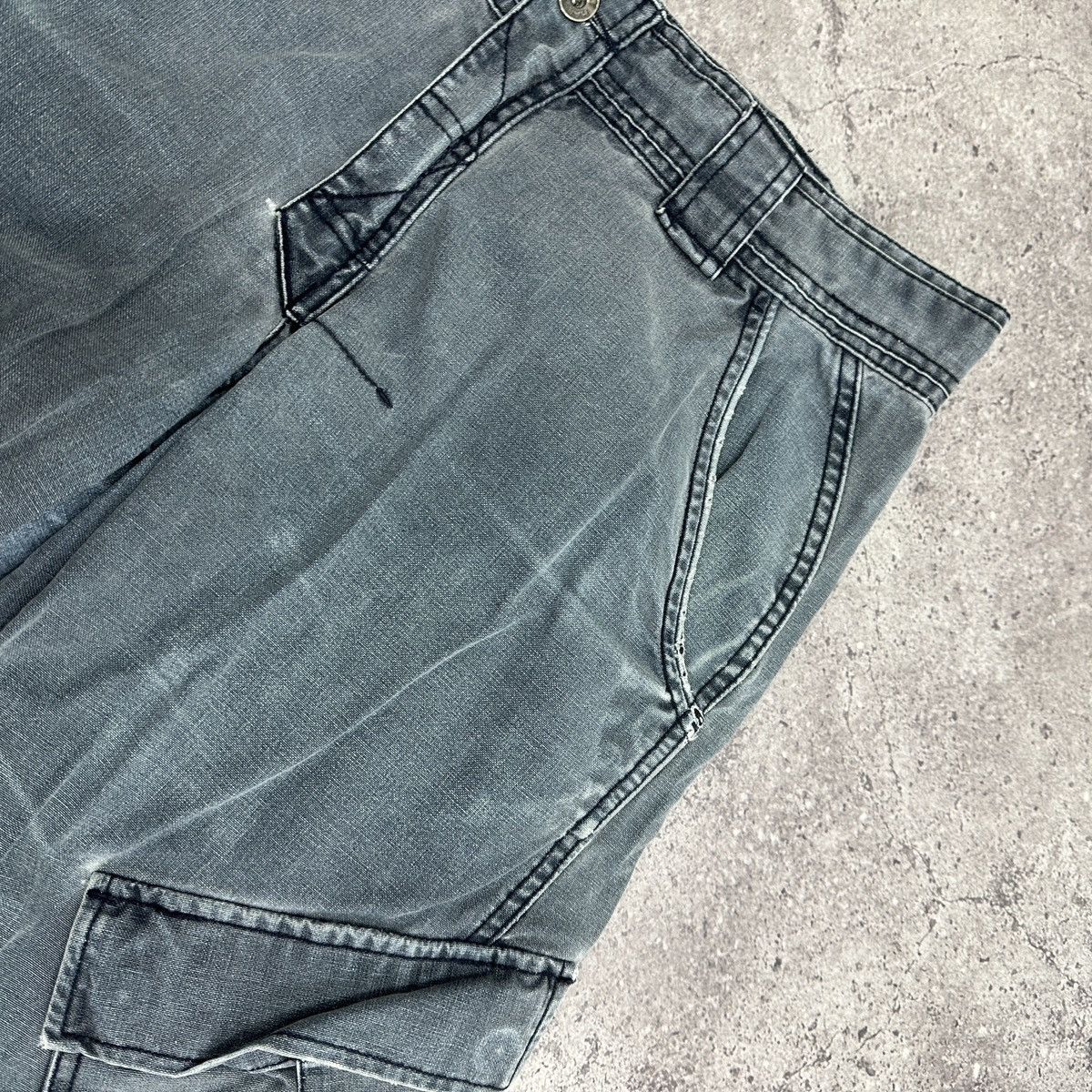 Helly Hansen Vintage 90s Helly Hansen Cargo washed distressed jeans y2k Size US 33 - 9 Thumbnail