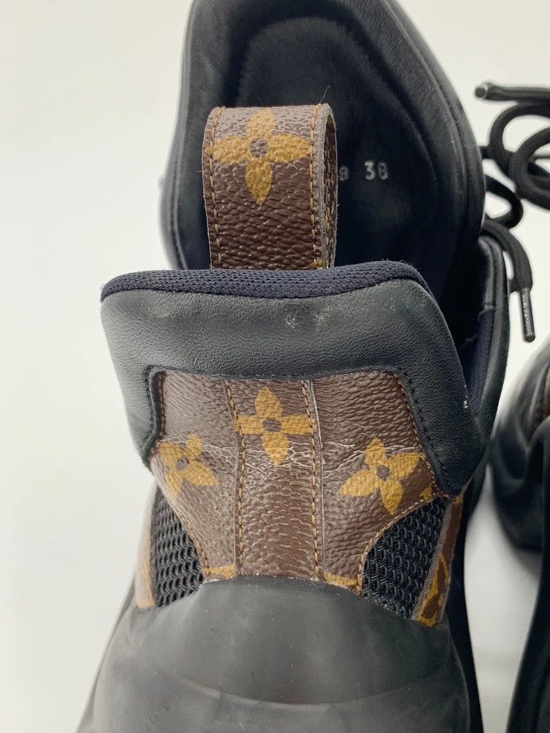Louis Vuitton Louis Vuitton Black logo lace up sport casual shoes Size US 5.5 / EU 38 - 9 Thumbnail