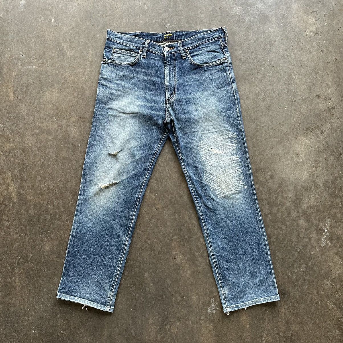 Japanese Brand × Jean × Vintage Vintage Wrangler Distressed Faded Denim Jean Pant W34 Size US 34 / EU 50 - 1 Thumbnail