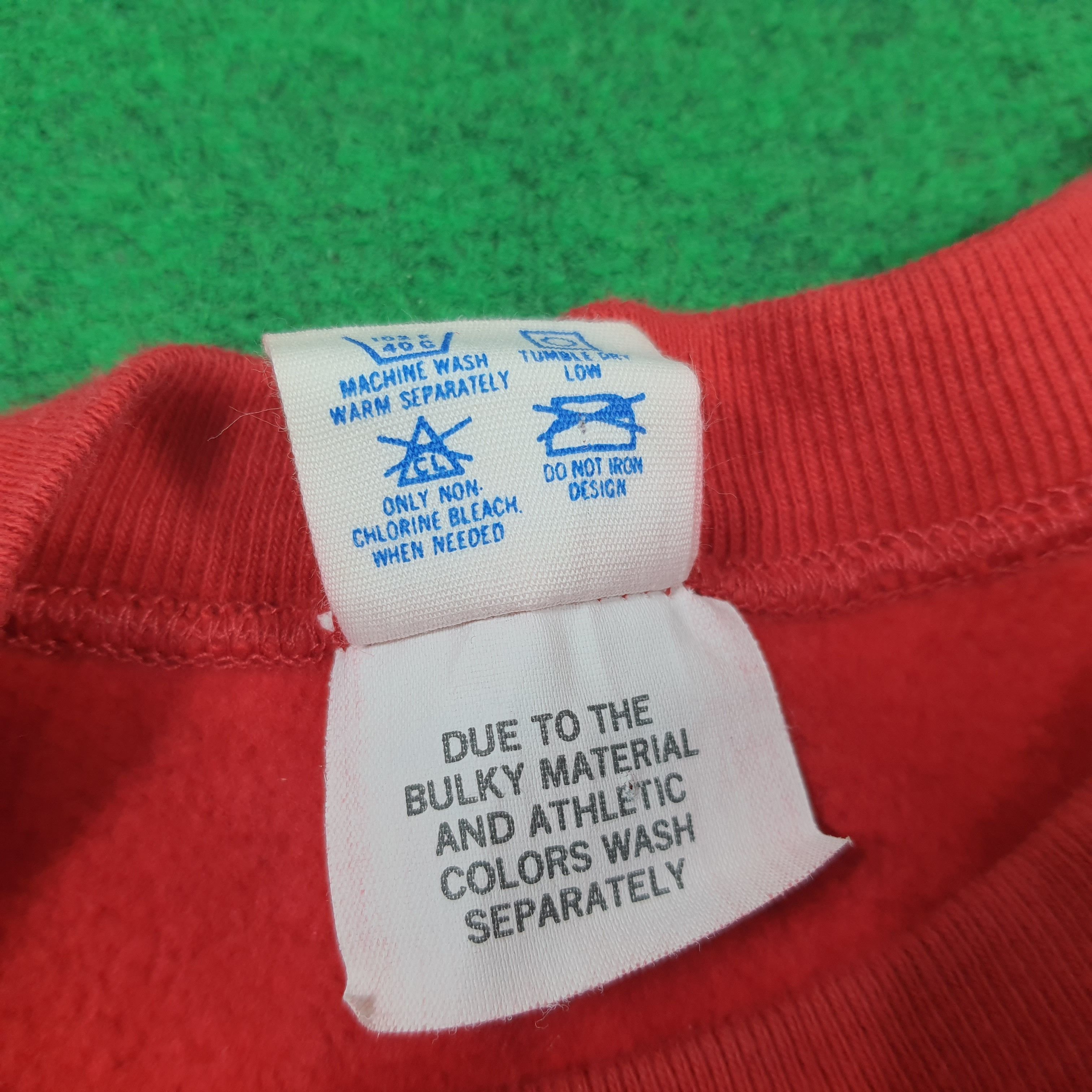 Champion Vintage Champion Small Logo Sweatshirt C290N1 Size US XL / EU 56 / 4 - 6 Thumbnail