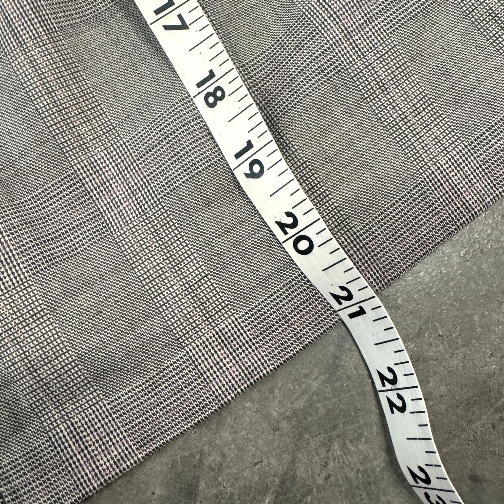 Banana Republic VINTAGE Banana Republic Skirt Women SZ 4 Grey Pink Plaid Pencil Mini A-Line Short 4 Womens Size 27" / US 4 / IT 40 - 4 Thumbnail