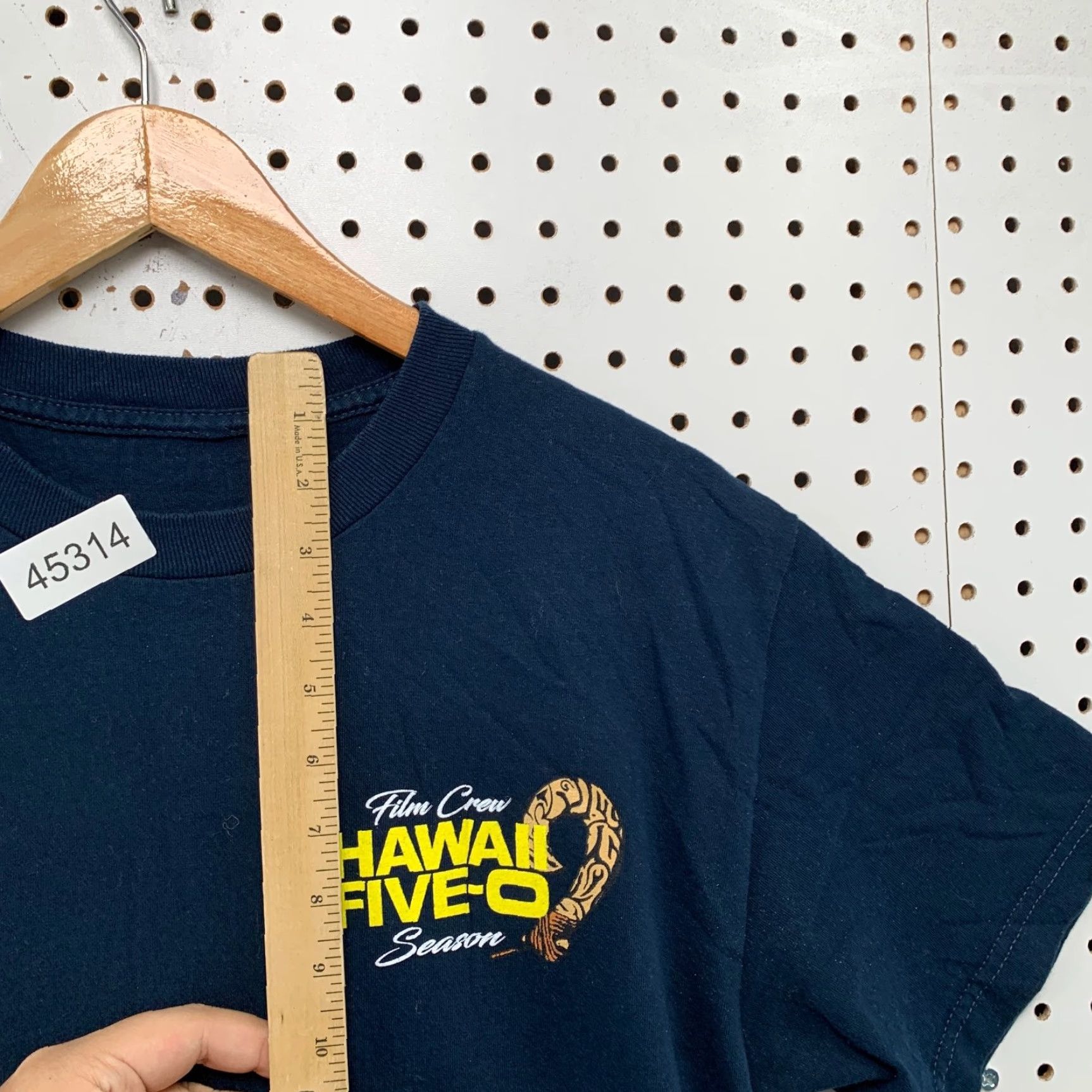 Gildan Hawaii Five O Film Crew Shirt Mens Medium Blue TV Show Promo Season 9 Size US M / EU 48-50 / 2 - 7 Thumbnail