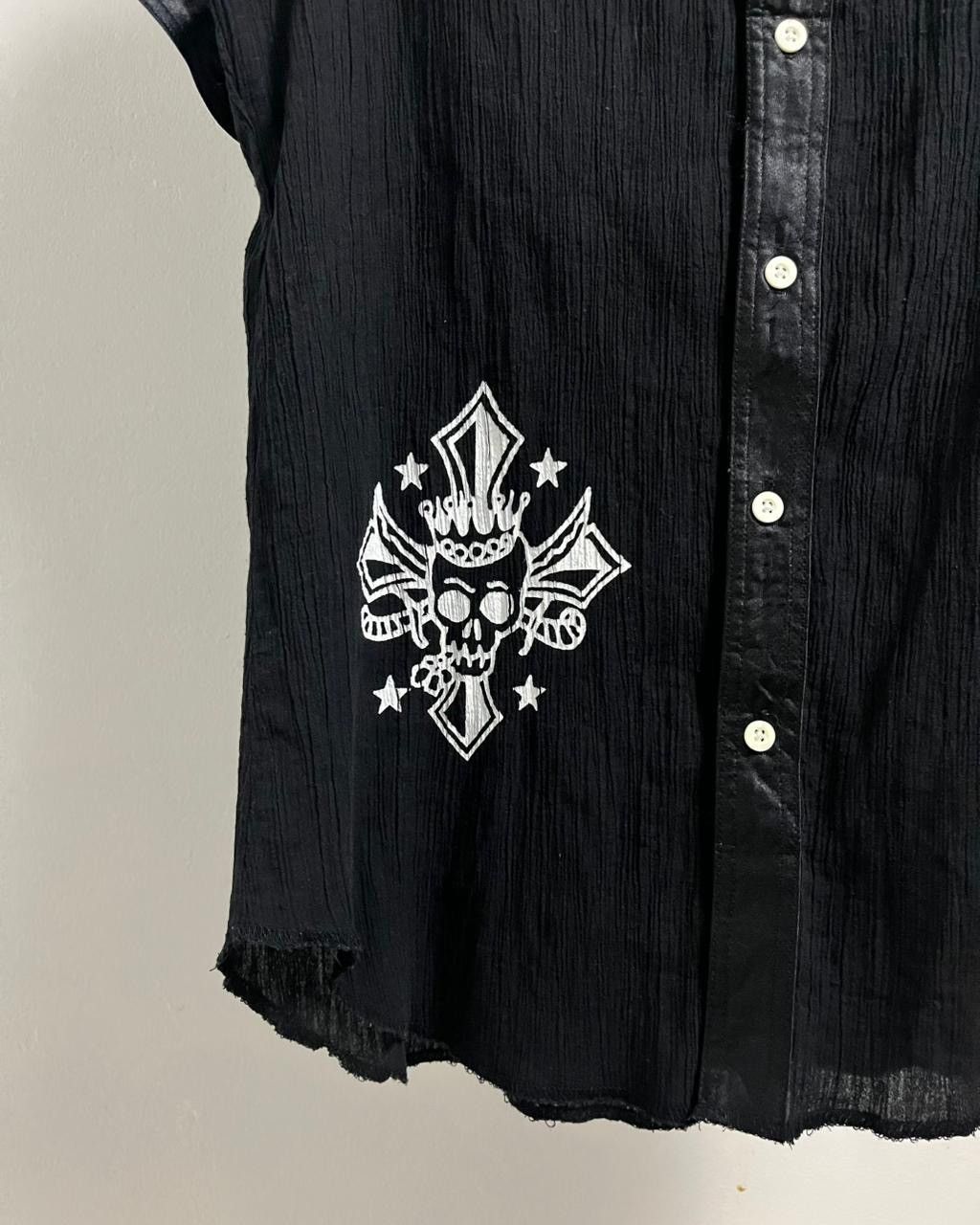 Seditionaries 2000s Algonquins Skull-Cross Vampire Pleated Shirt Size US M / EU 48-50 / 2 - 10 Thumbnail