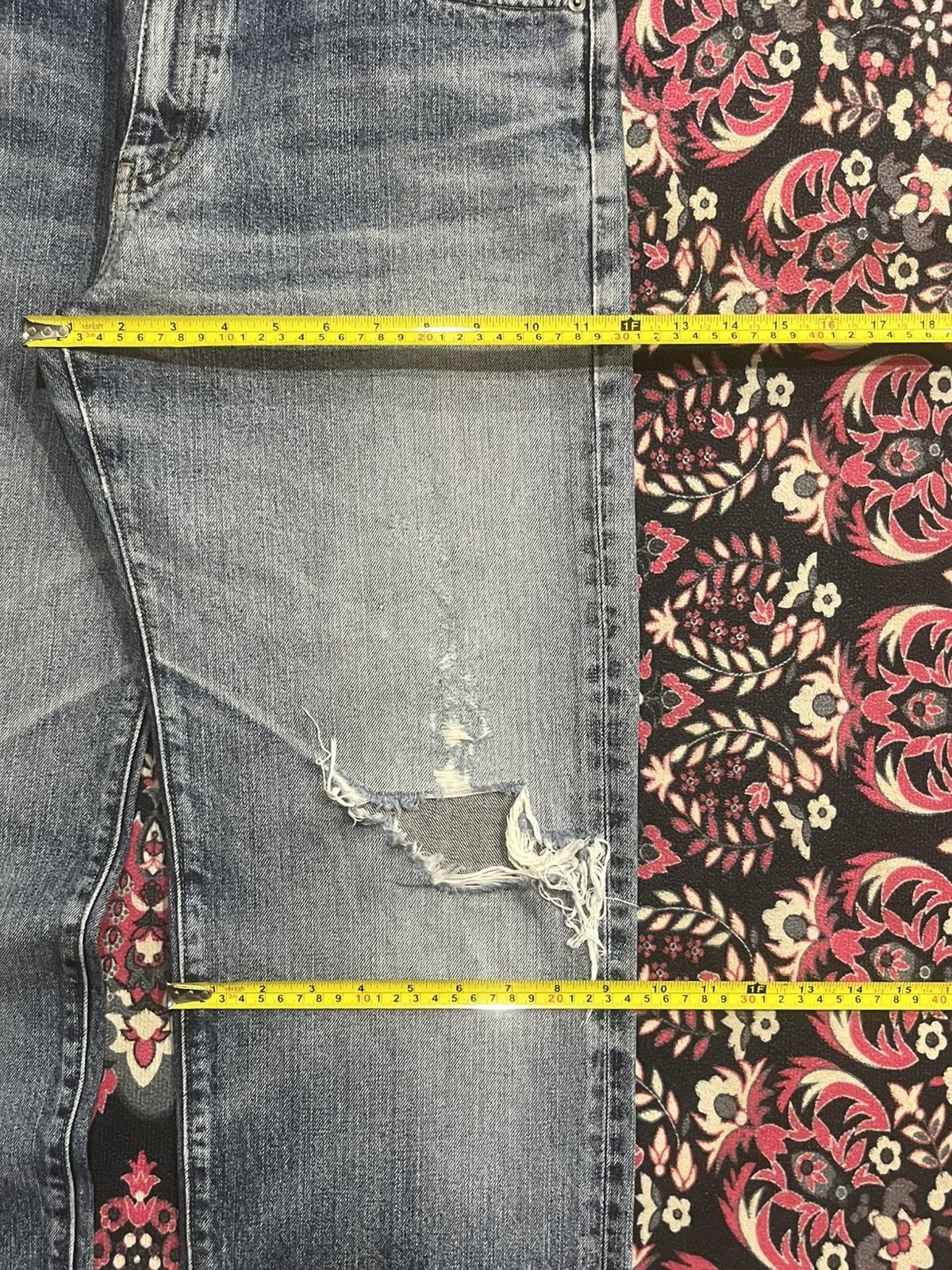 Uniqlo Vintage Uniqlo Blue Washed Distress Frayed Leg Straight Jean Size US 32 / EU 48 - 12 Thumbnail