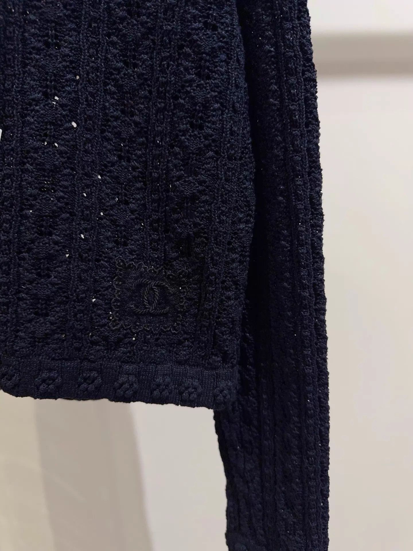 Chanel Chanel 24P Embossed Camellia Black Knit Top 38 Size S / US 4 / IT 40 - 2 Thumbnail