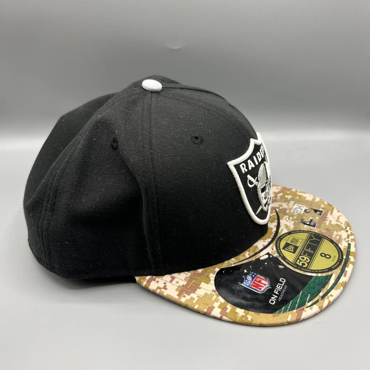 New Era Las Vegas Raiders Hat Men 8 Black Salute to Service Fitted Size ONE SIZE - 3 Thumbnail