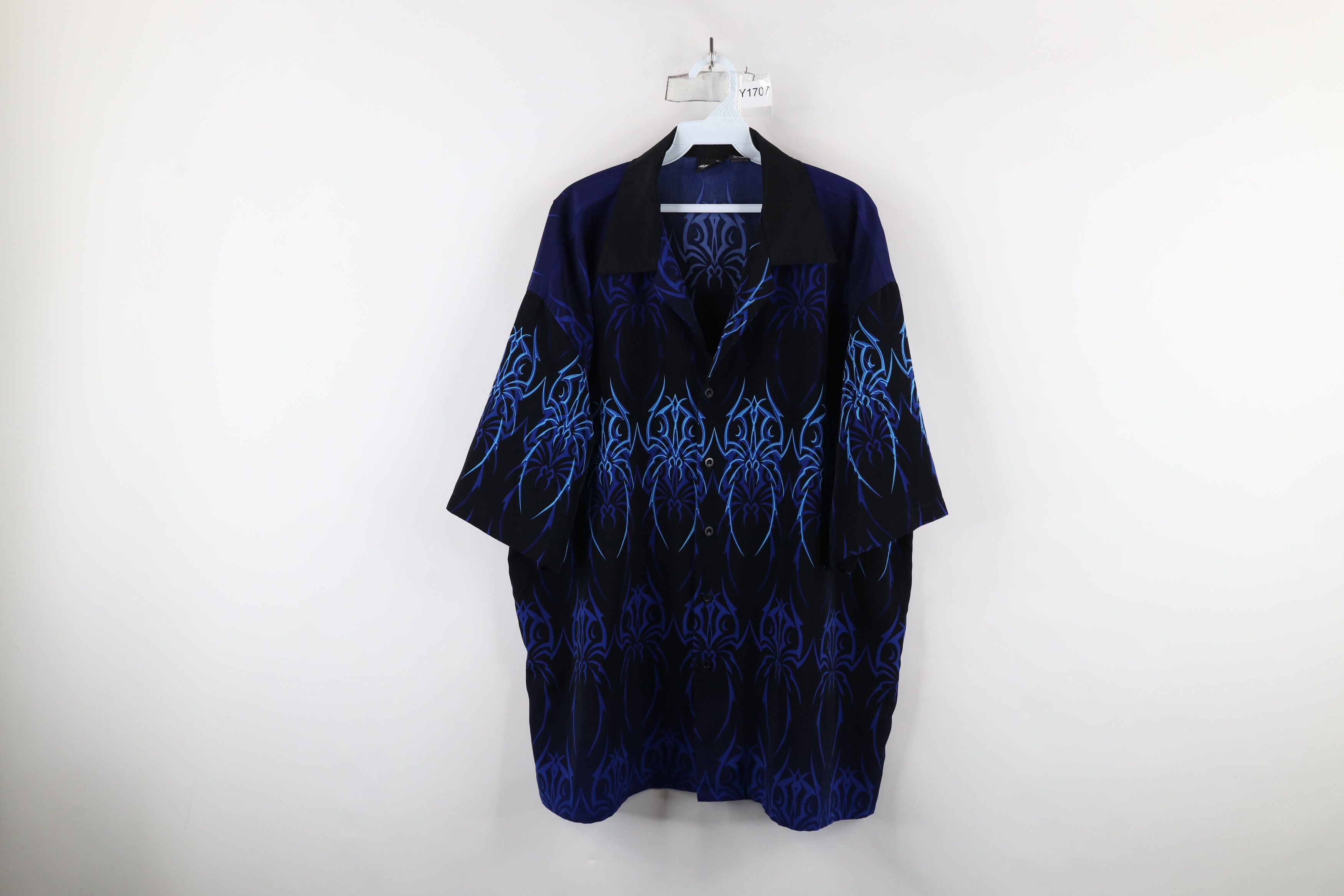 Vintage Vintage 90s Y2K Streetwear Short Sleeve Casino Button Shirt Size US XL / EU 56 / 4 - 1 Thumbnail