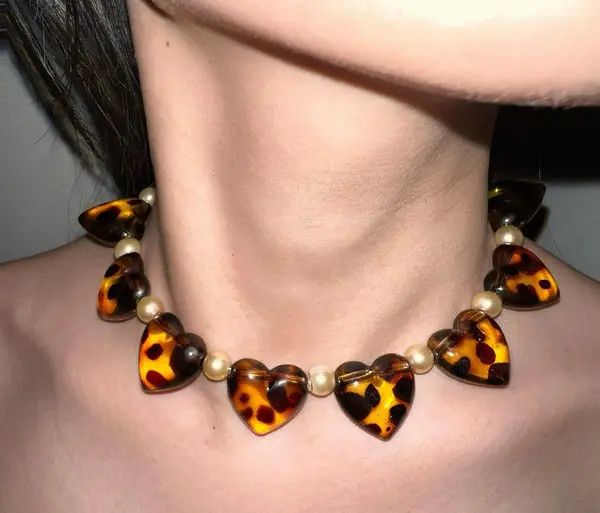 Jewelry Tortoiseshell Heart Pendant Pearl Necklace, Chunky Choker Size ONE SIZE - 4 Thumbnail