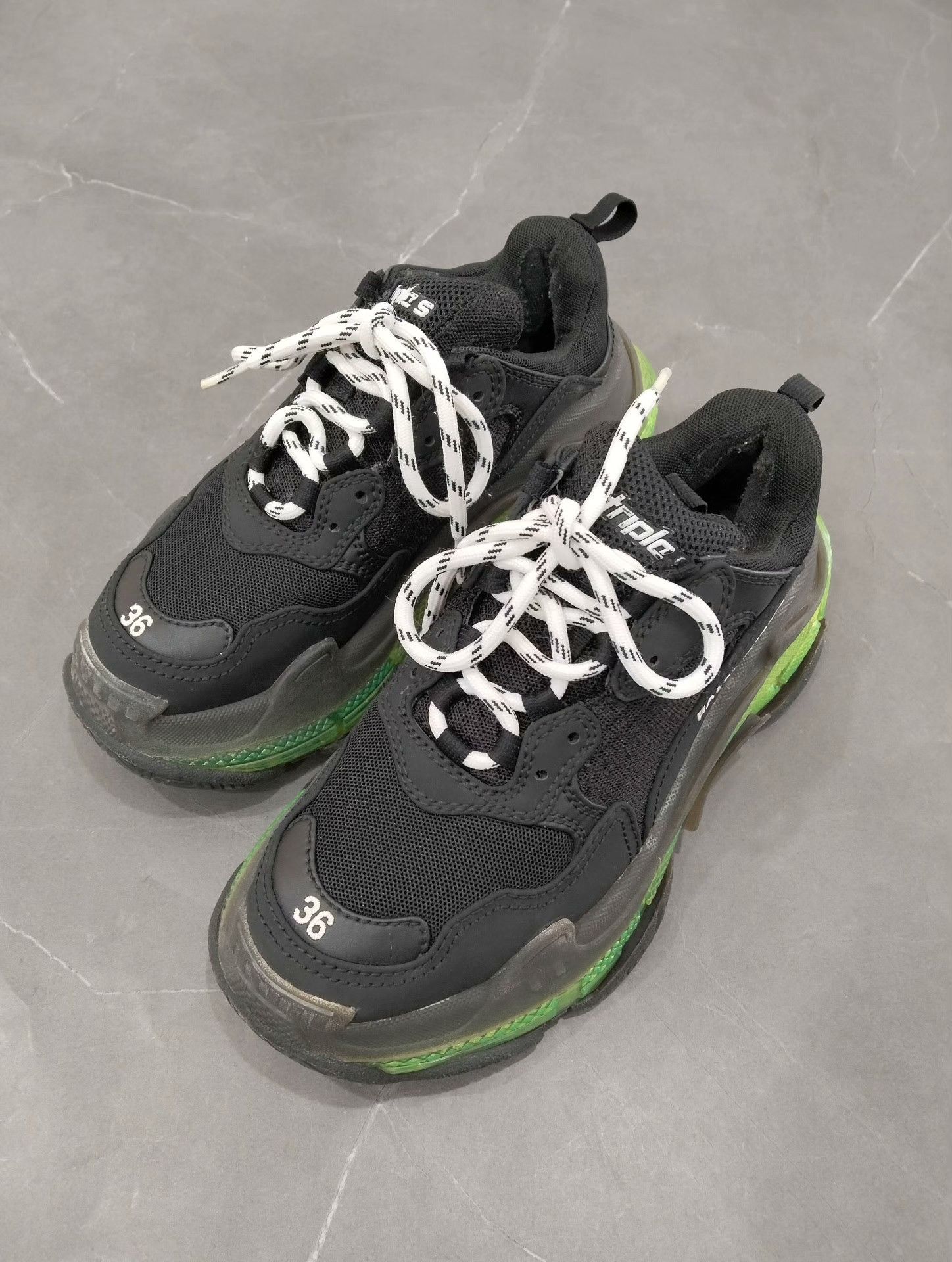 Balenciaga Balenciaga Lowtop Sneakers 36 Women Size US 6 / IT 36 - 1 Thumbnail