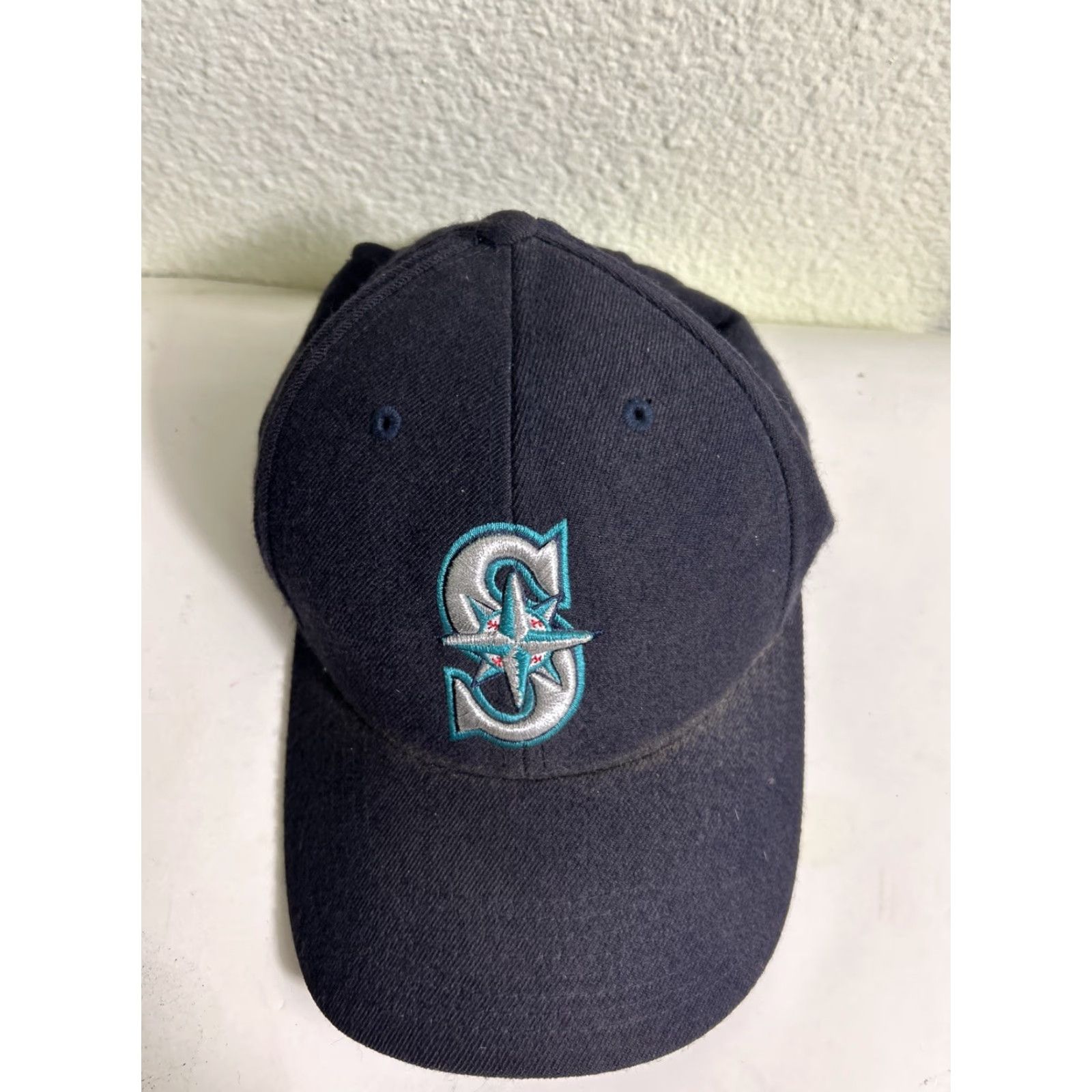 Nike VINTAGE Nike Team Seattle Mariners MLB Strap Back Hat Adjustable Unisex Adults Baseball Cap 90s Logo Black Cotton Canvas Men Women Men Women Size ONE SIZE - 5 Thumbnail