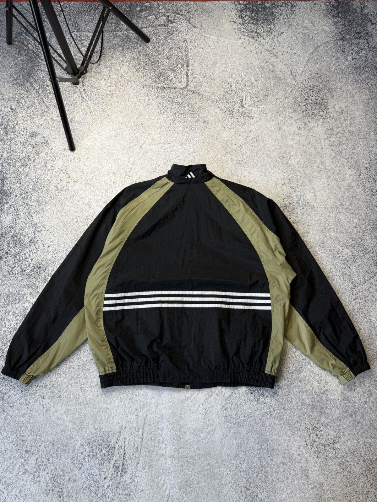 Adidas Vintage Adidas Track Jacket Nylon Y2K Size US L / EU 52-54 / 3 - 19 Thumbnail