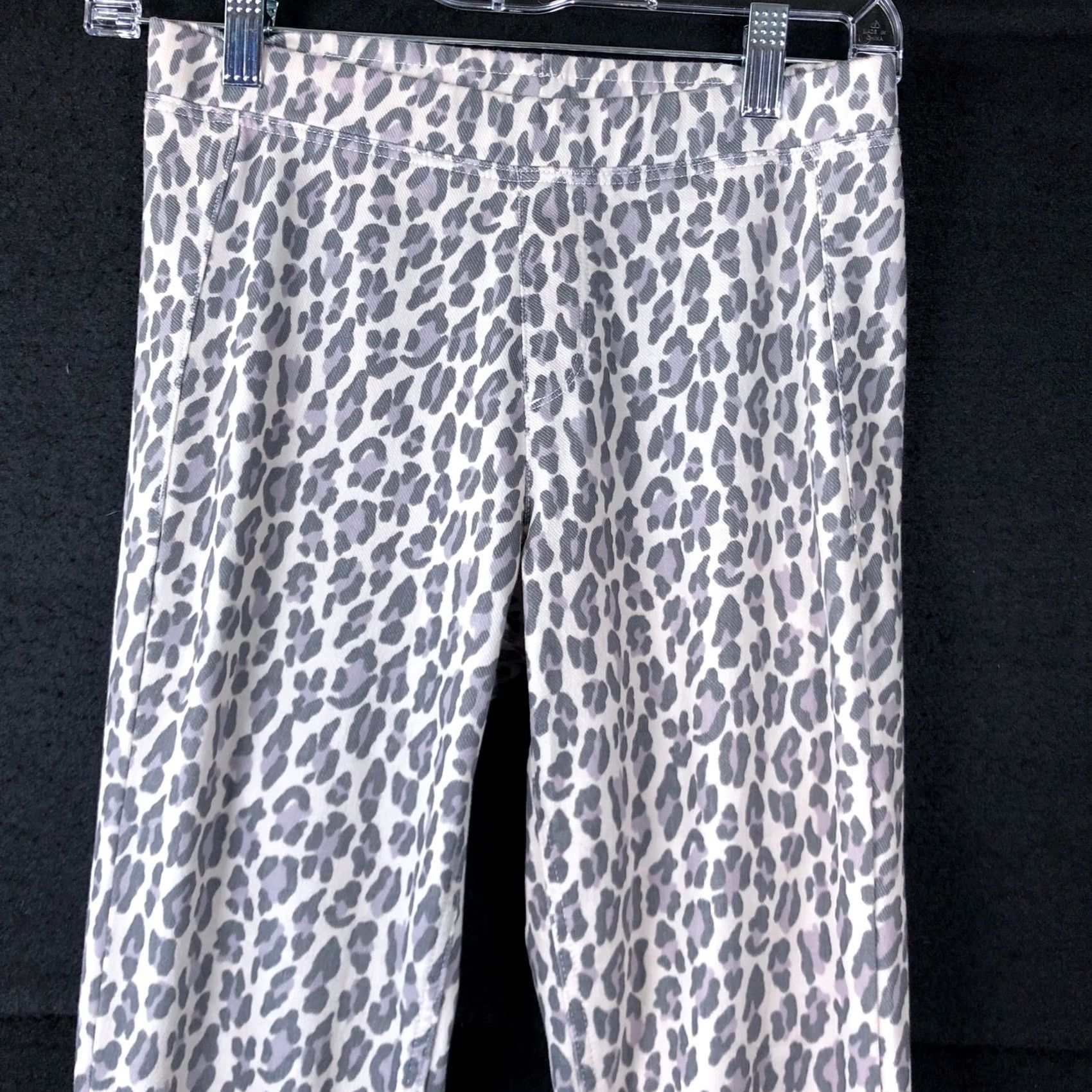 Uniqlo UniQlo Womens Pants Gray Leopard Print Pull On Straight Leg Stretch Small Size 26" / US 2 / IT 38 - 2 Thumbnail