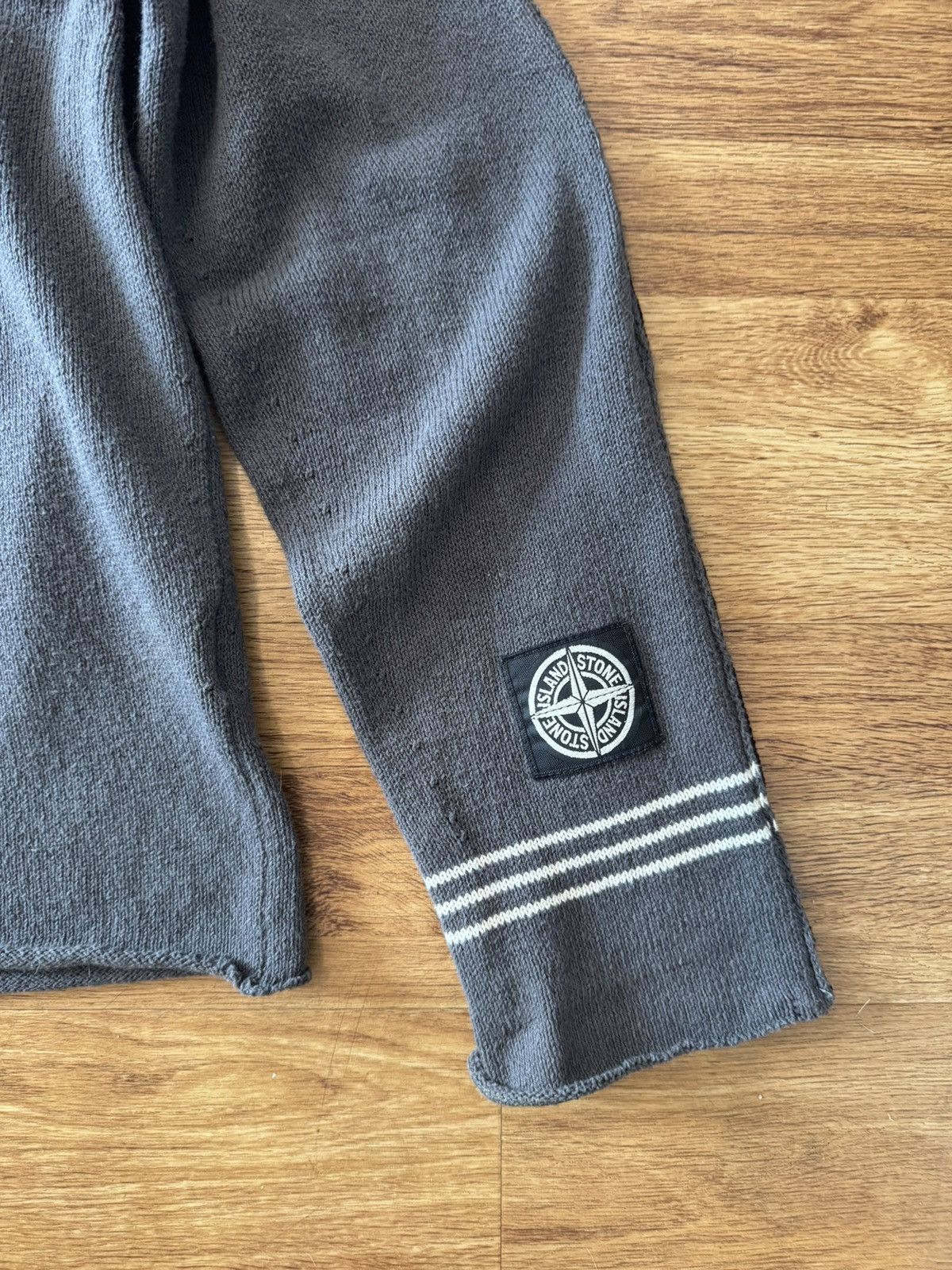Stone Island Stone Island Compass Logo Grey Sweater Size US XL / EU 56 / 4 - 4 Thumbnail