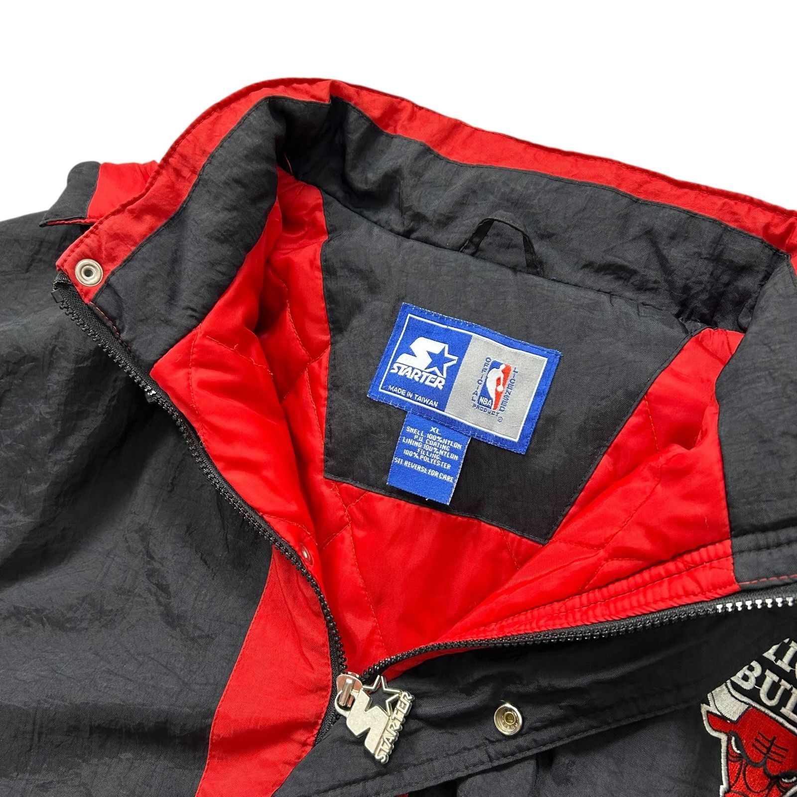 NBA VTG 90s CHICAGO BULLS STARTER STAR LOGO PUFFER JACKET Size US XL / EU 56 / 4 - 5 Thumbnail