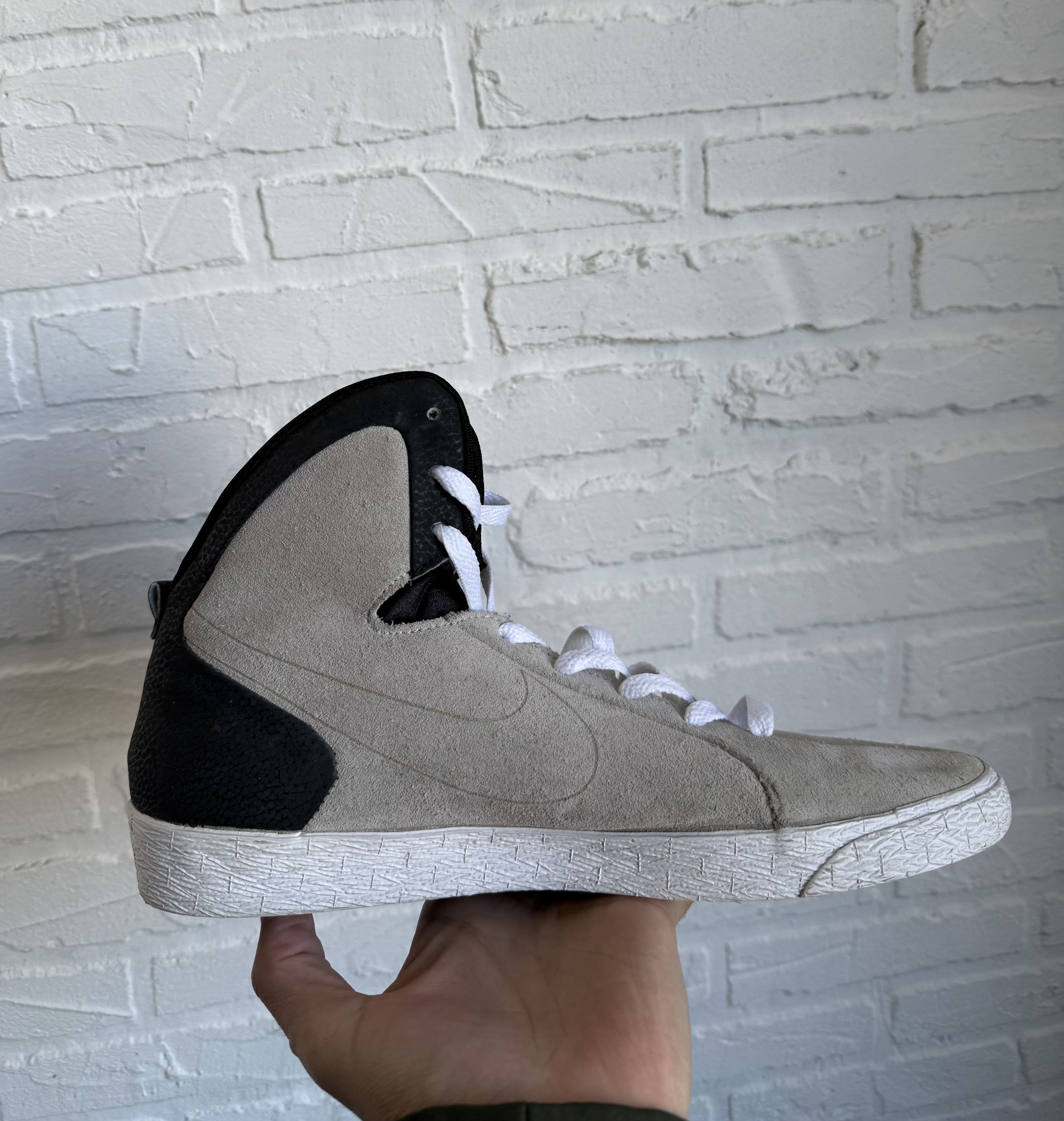Nike RARE Nike hyperclave wolf grey suede leather ACG sneaker Size US 9.5 / EU 42-43 - 2 Thumbnail