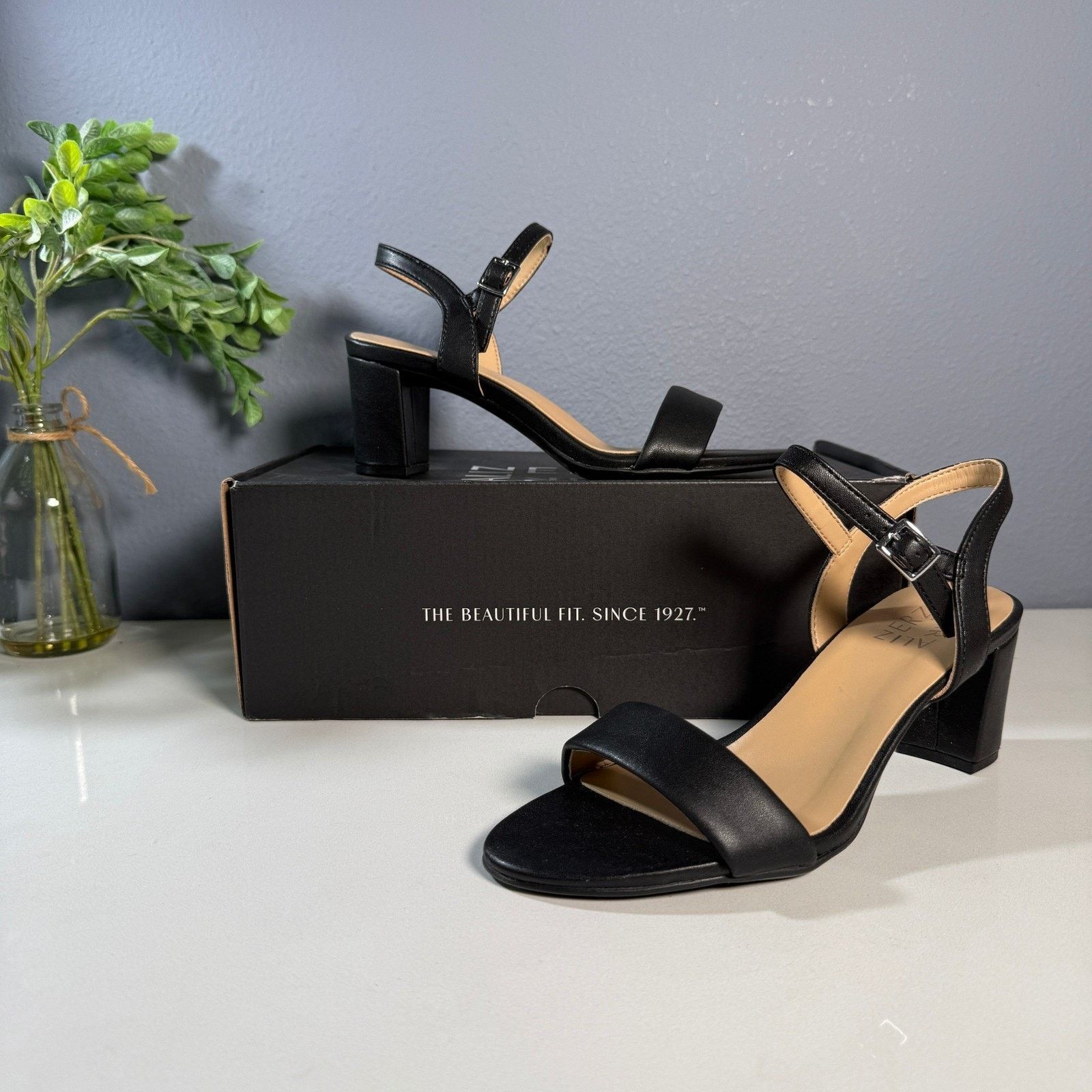 Naturalizer Naturalizer Bristol Black Block Heel Strap Sandals Size 7M Size US 7 / IT 37 - 5 Thumbnail