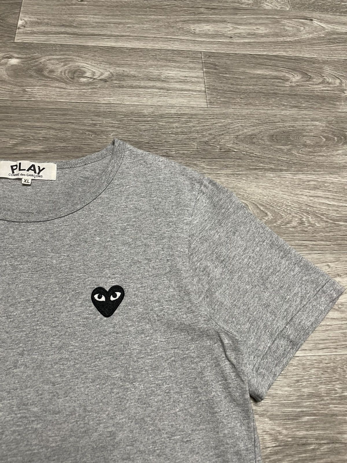 Comme des Garcons PLAY Vintage Comme Des Garcons Play Heart Logo Gray T-Shirt Y2K Size US XL / EU 56 / 4 - 4 Thumbnail