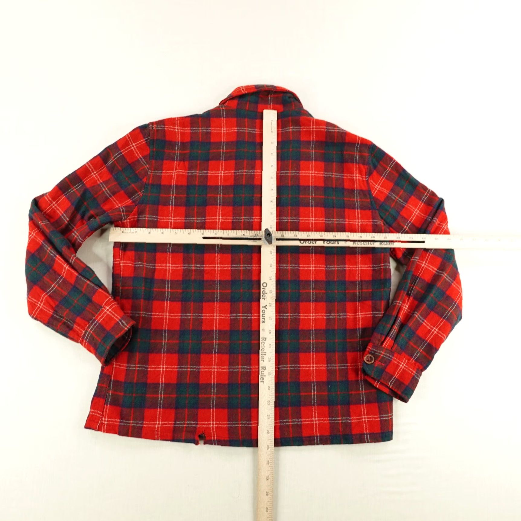 Pendleton Vintage Pendleton Jacket Mens Medium Red Plaid Wool Flannel Button Up 70s 80s Size US M / EU 48-50 / 2 - 5 Thumbnail