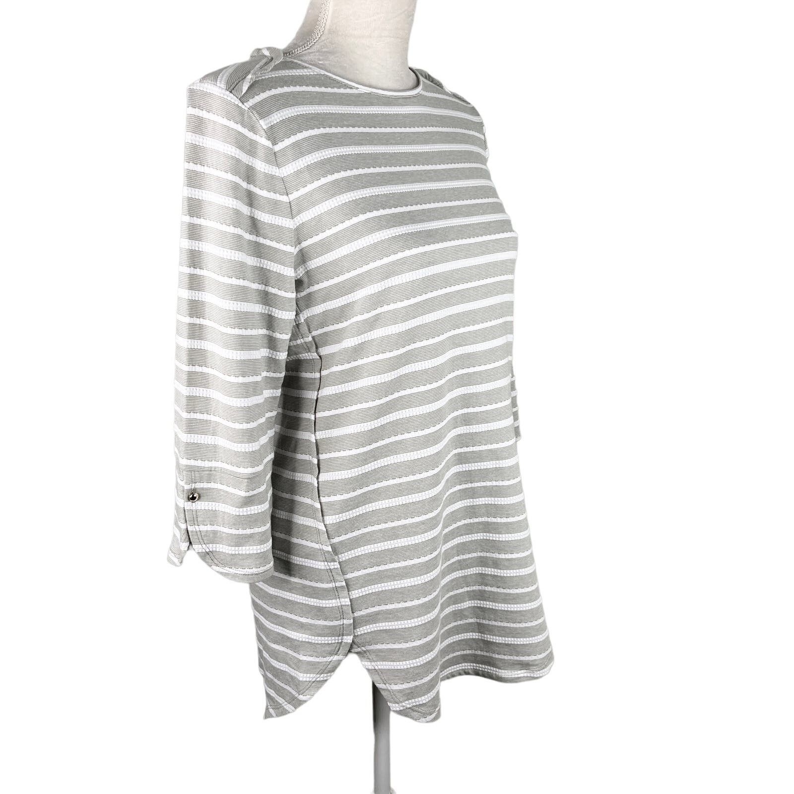 Other Chico's Zenergy Textured Top S 4-6 Gray White Stripe 0 New Size S / US 4 / IT 40 - 2 Thumbnail