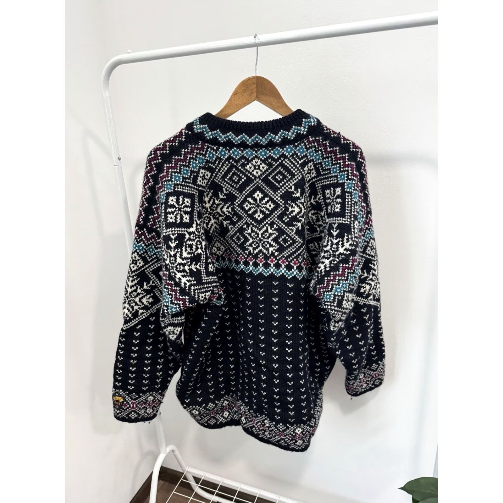 Dale Of Norway DALE OF NORWAY VINTAGE WOOL SWEATER BLACK M Mens Pullover Wool Knit 90s Retro Ski Winter Knitwear (Size M) Size US M / EU 48-50 / 2 - 3 Thumbnail