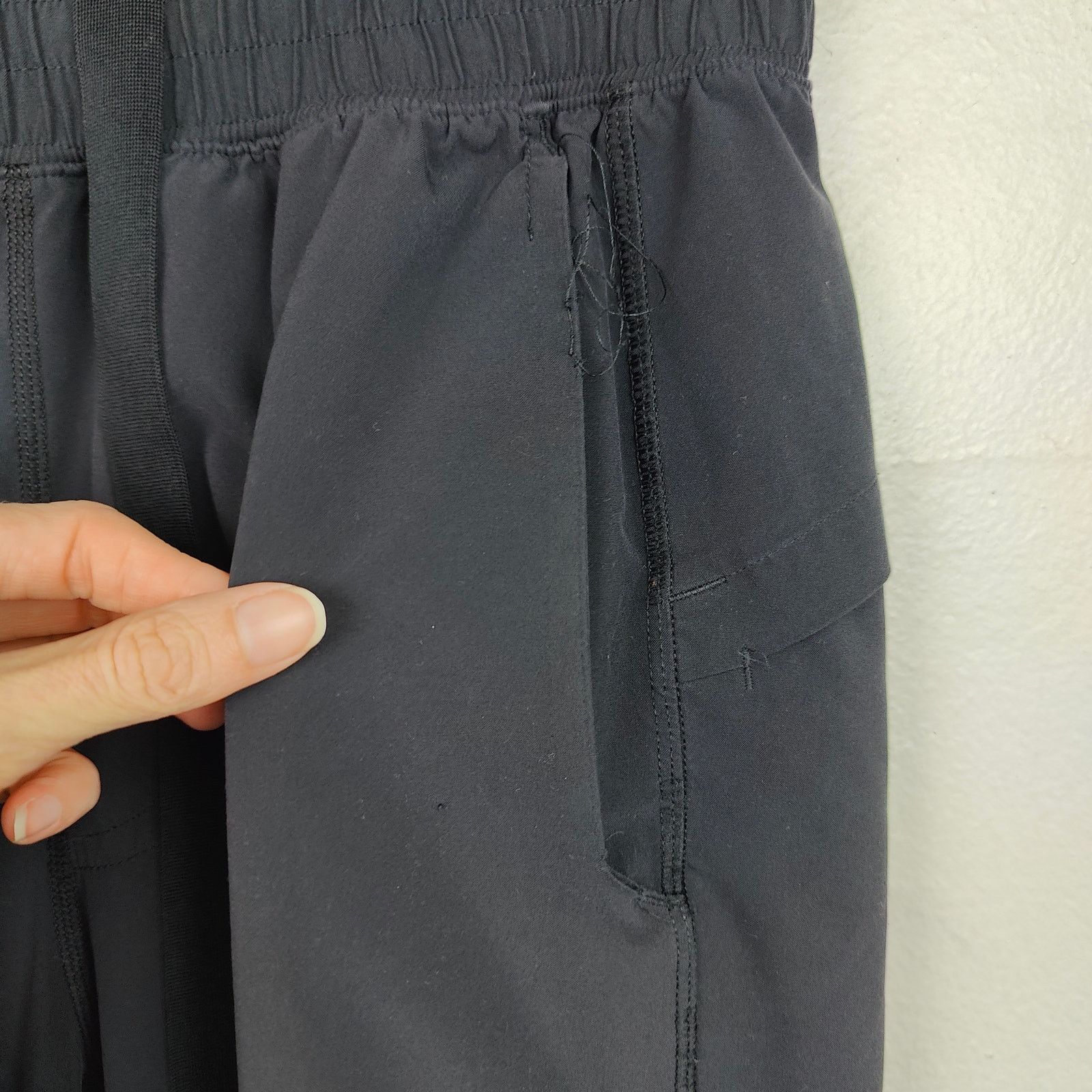 Lululemon Lululemon THE Shorts Mens Small Black Unlined Performance Size US 30 / EU 46 - 4 Thumbnail
