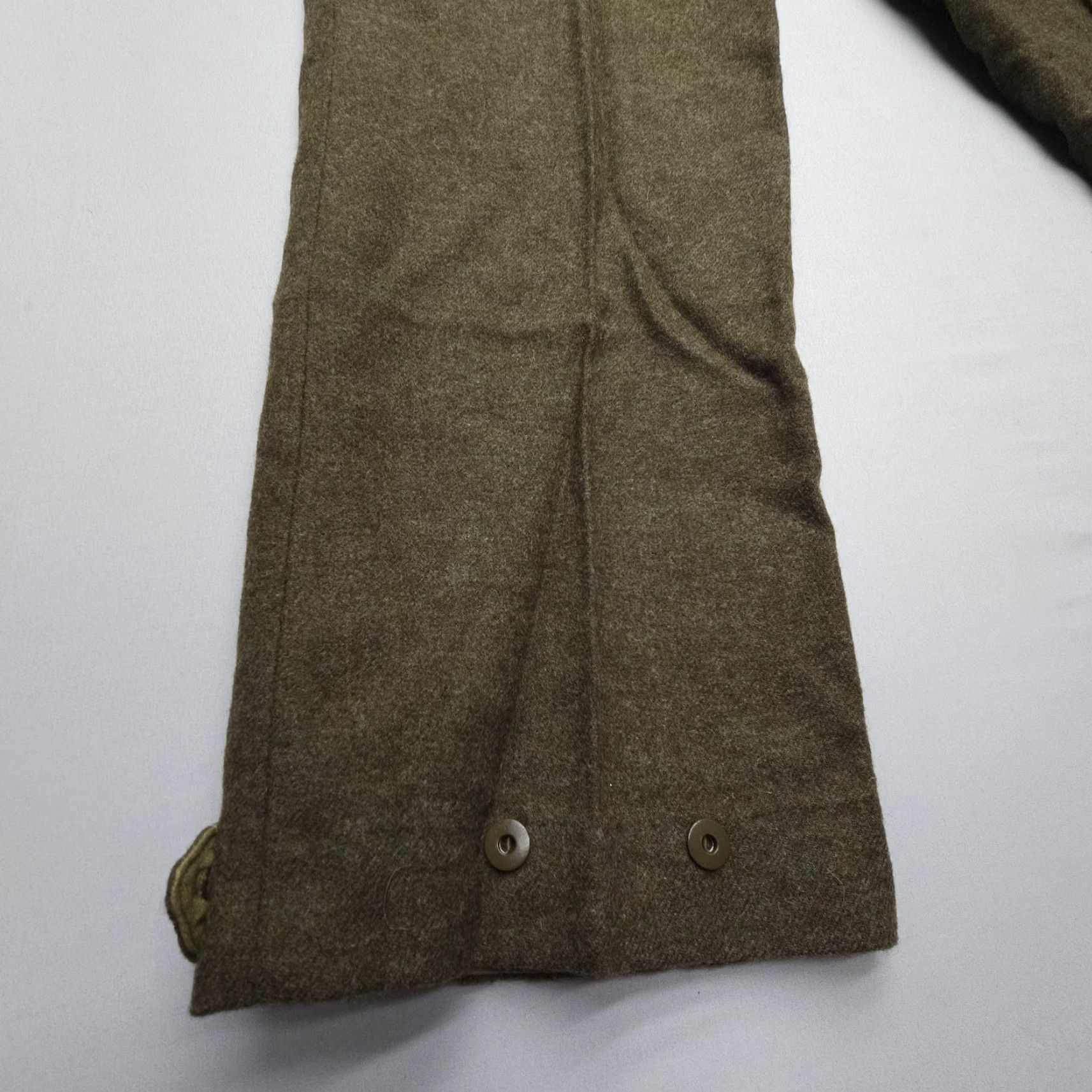CO Vtg 1950's MFG Co Wool Pants 36 x 32" High Rise Casual Workwear Straight Leg Men’s Pants Green Wool Battle Dress Trousers USA Vintage Cargo Pocket Size US 36 / EU 52 - 7 Thumbnail