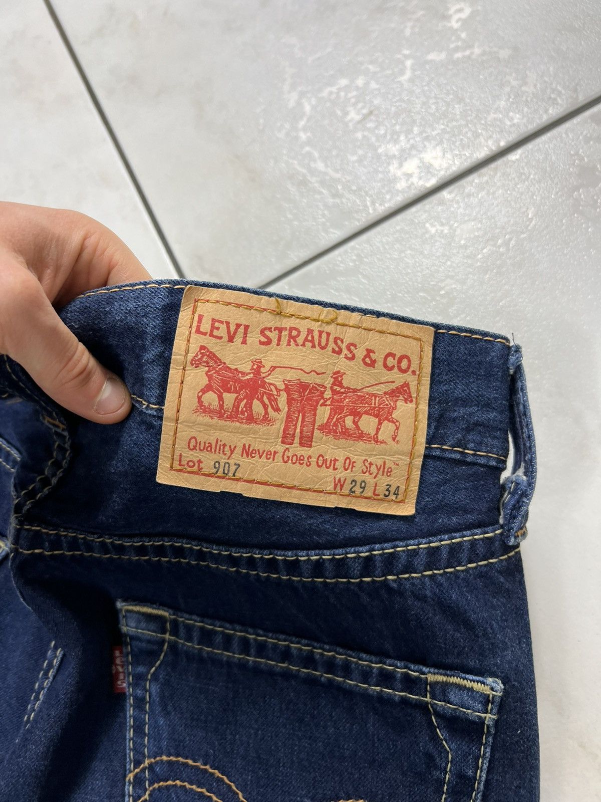 Levi's Vintage Levi’s 907 flared navy denim y2k jeans pants bootcut Size US 29 - 15 Thumbnail