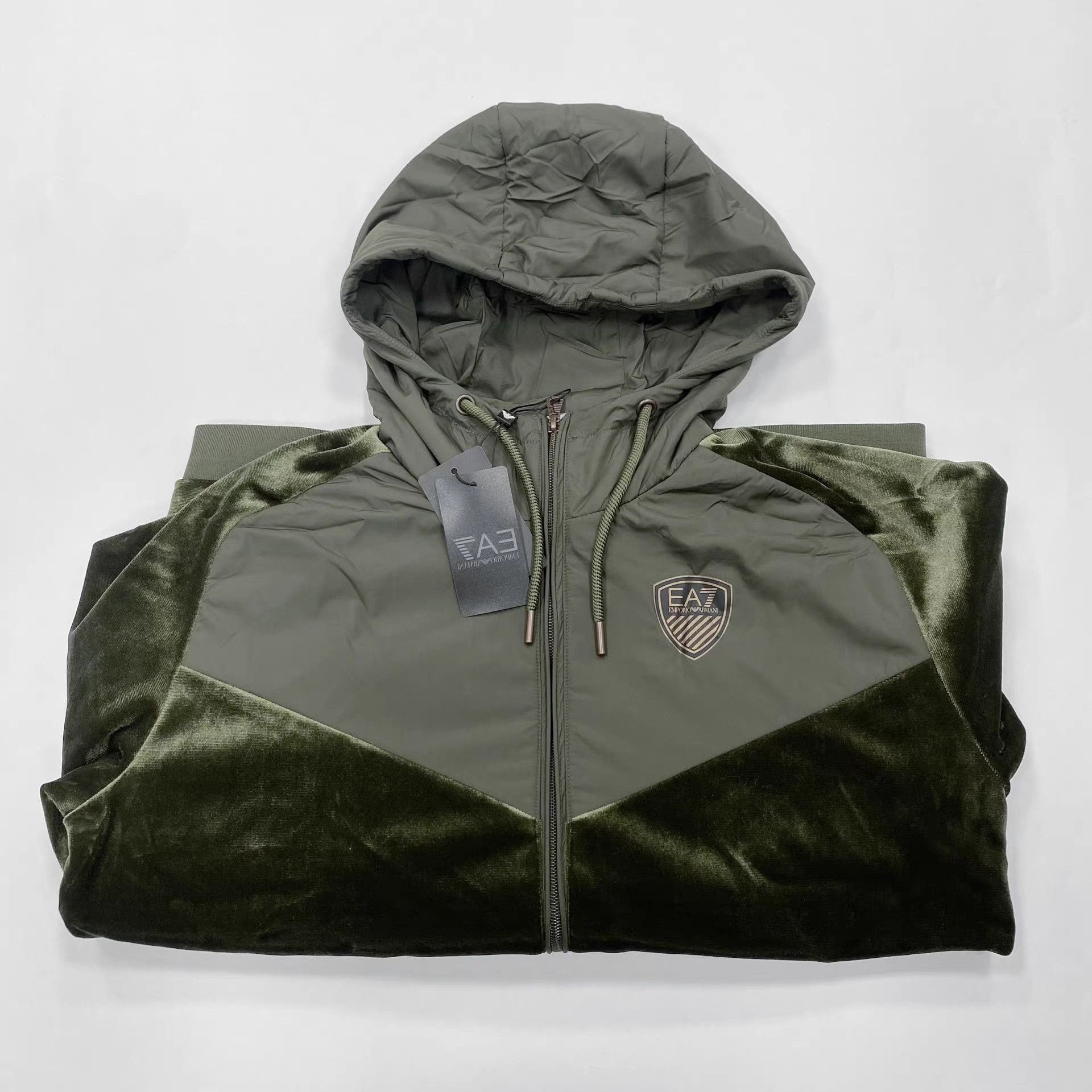 Emporio Armani Emporio Armani EA7 Men's Velvet Panel Hooded Jacket Size US S / EU 44-46 / 1 - 1 Thumbnail