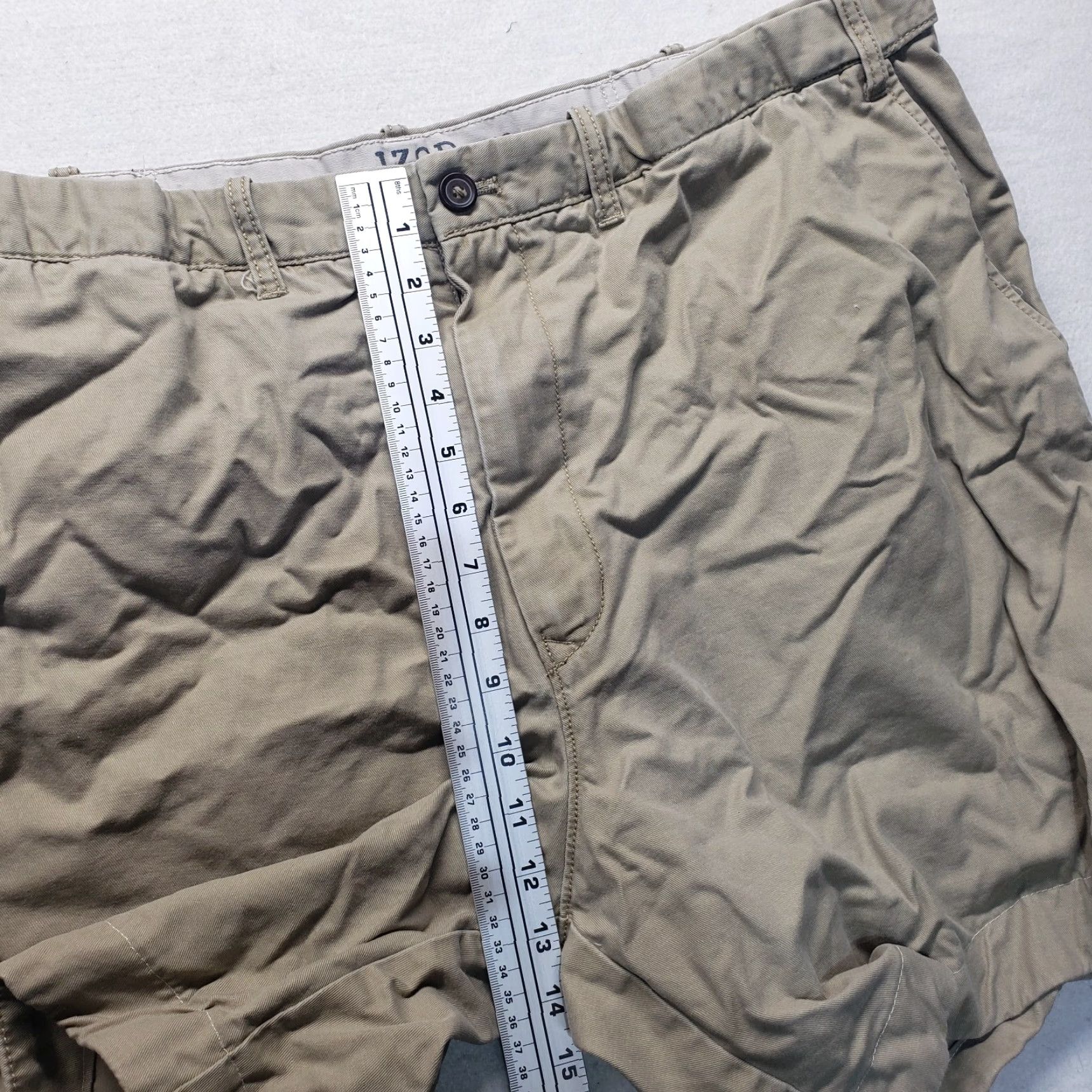 Izod IZOD Shorts Chino Cotton Pleated Front Brown Tan 46 Adult Men's Size 46 Brown Izod Short Mens 90s? Size US 30 / EU 46 - 5 Thumbnail