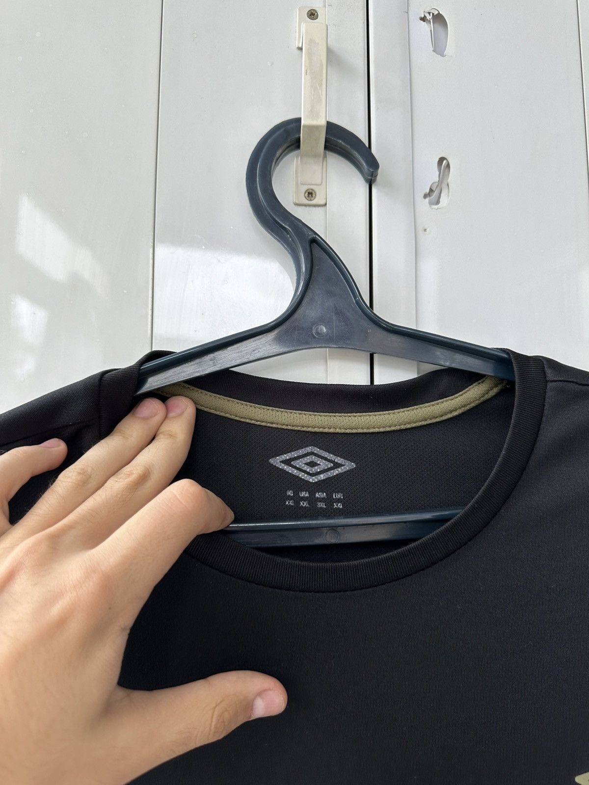 Umbro Vintage Umbro T-shirt Distressed Sport Nylon Fit Size US L / EU 52-54 / 3 - 7 Thumbnail