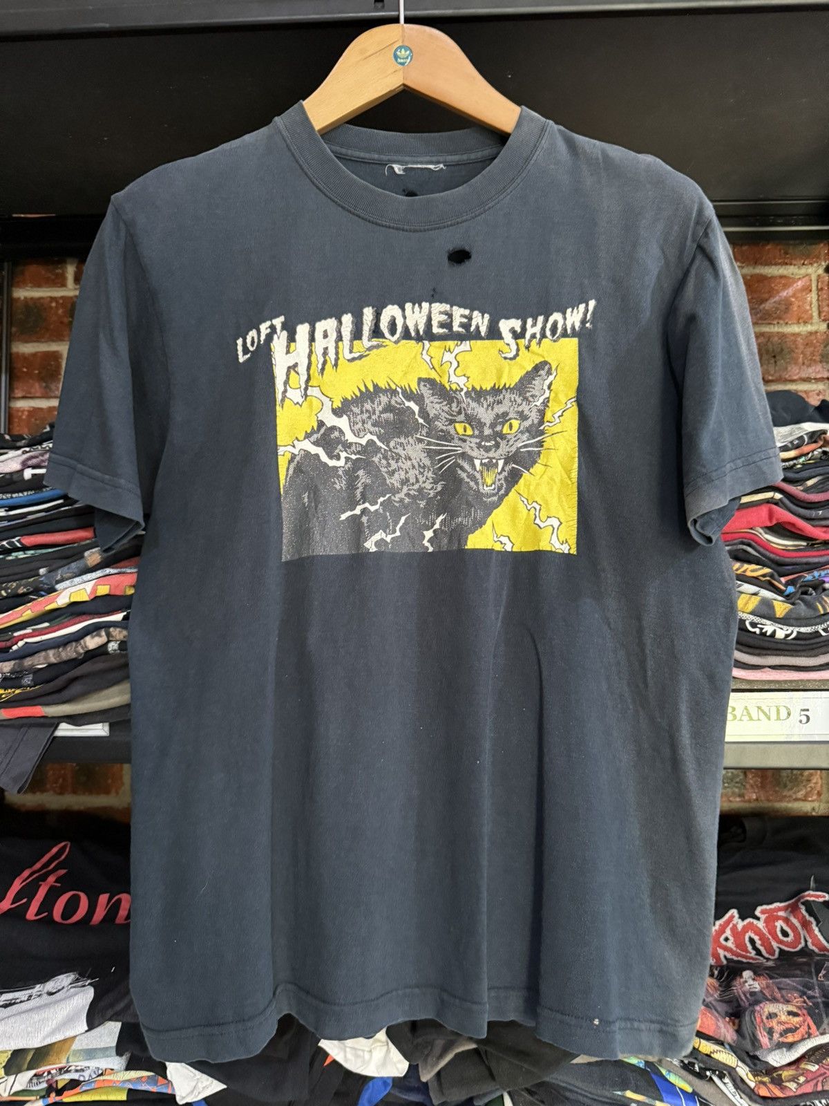 Other Thrashed Vintage Loft Halloween Show Horror Tee Size US M / EU 48-50 / 2 - 1 Thumbnail