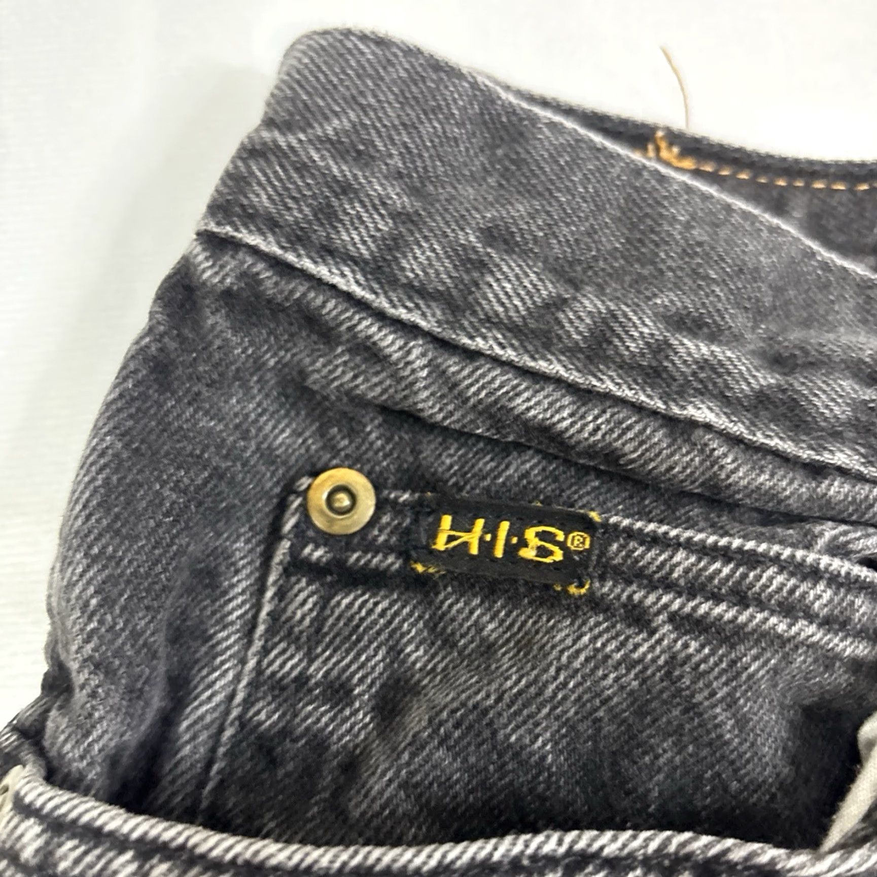 Denime VINTAGE H.I.S. Jean Shorts Jorts Men 34 Black Denim Skate Y2K Mens 34 Black Denim Biker Shorts Size US 34 / EU 50 - 2 Thumbnail