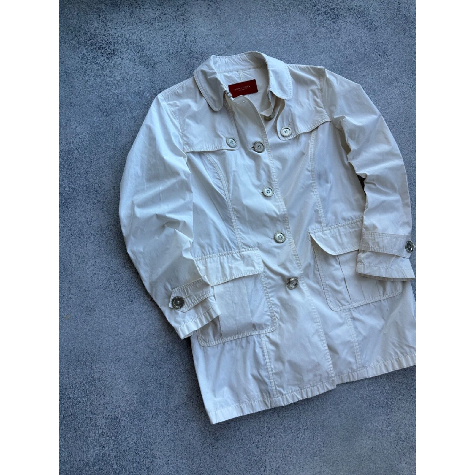 Burberry VTG Burberry Red Label White Woman Trench Coat Size M / US 6-8 / IT 42-44 - 2 Thumbnail