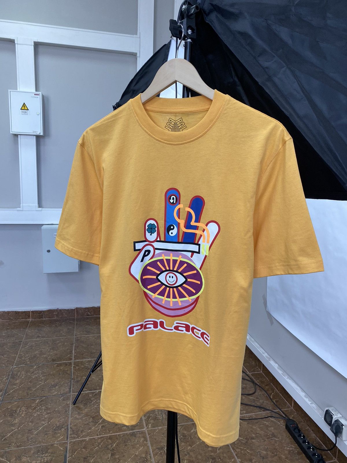 Palace ☯️🪬✌️ Vintage 90s Palace Hippy Cig t-shirt rare retro hype Size US S / EU 44-46 / 1 - 1 Thumbnail