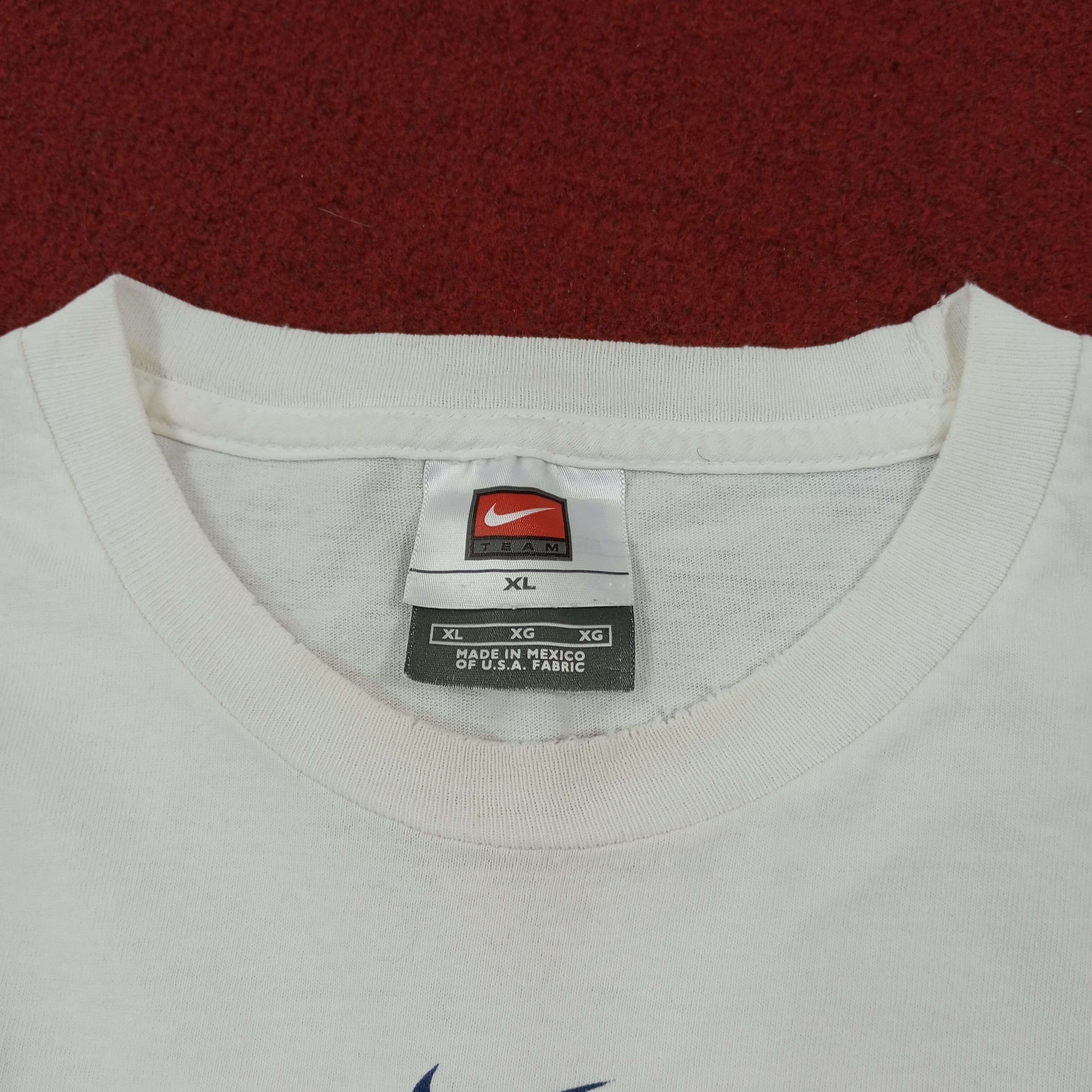 NBA × Nike × Vintage Nike Pistons NBA 2004 Basketball Team Vintage Tshirt Size US XXL / EU 58 / 5 - 7 Thumbnail
