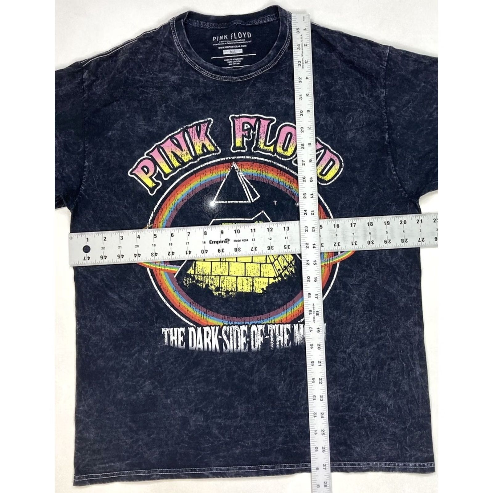 Vintage VINTAGE Pink Floyd The Dark Side Of The Moon Graphic T-shirt Men Large Black Acid Wash Size US L / EU 52-54 / 3 - 5 Thumbnail