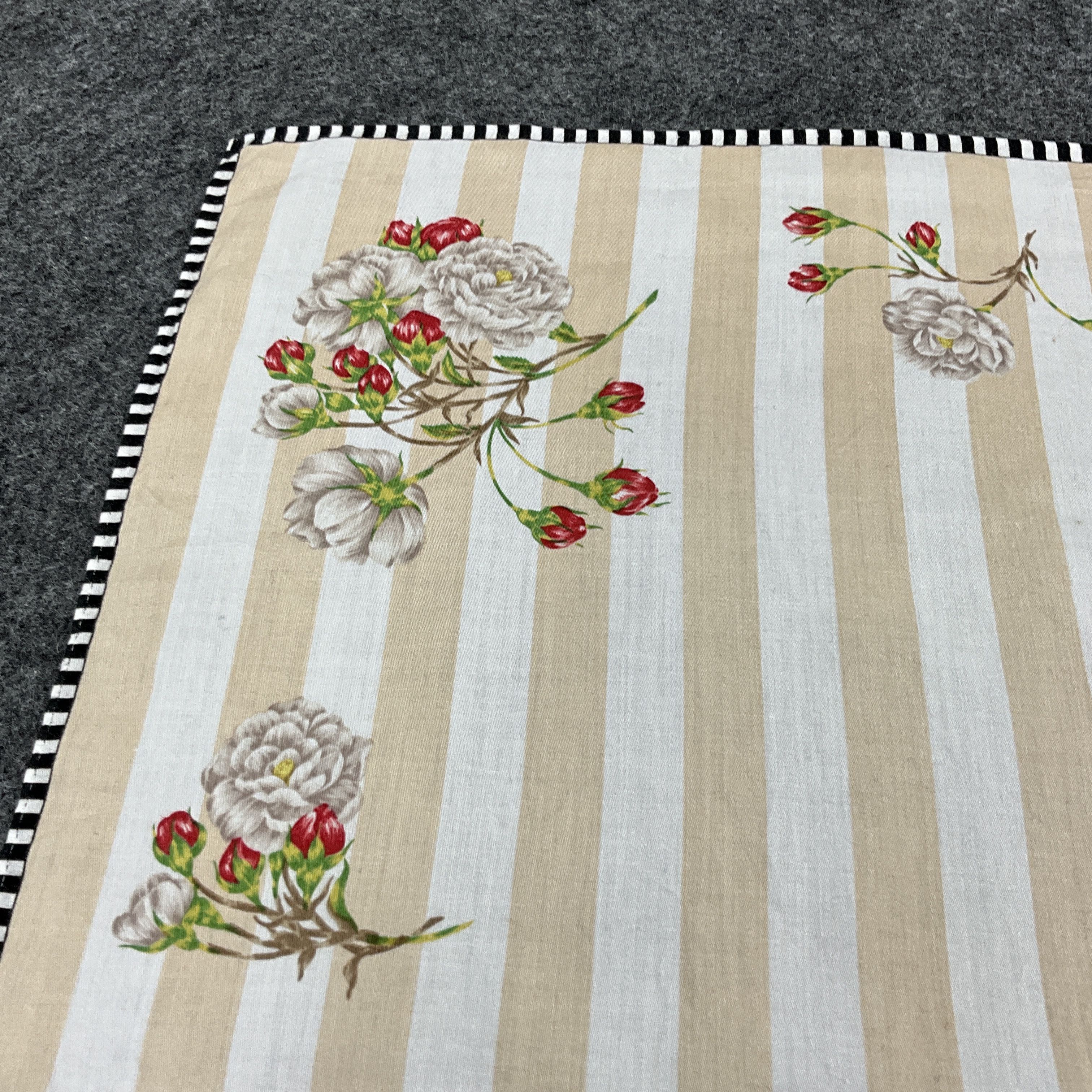 Burberry × Vintage Burberry Floral Handkerchief / Bandana / Neckerchief B062 Size ONE SIZE - 8 Thumbnail