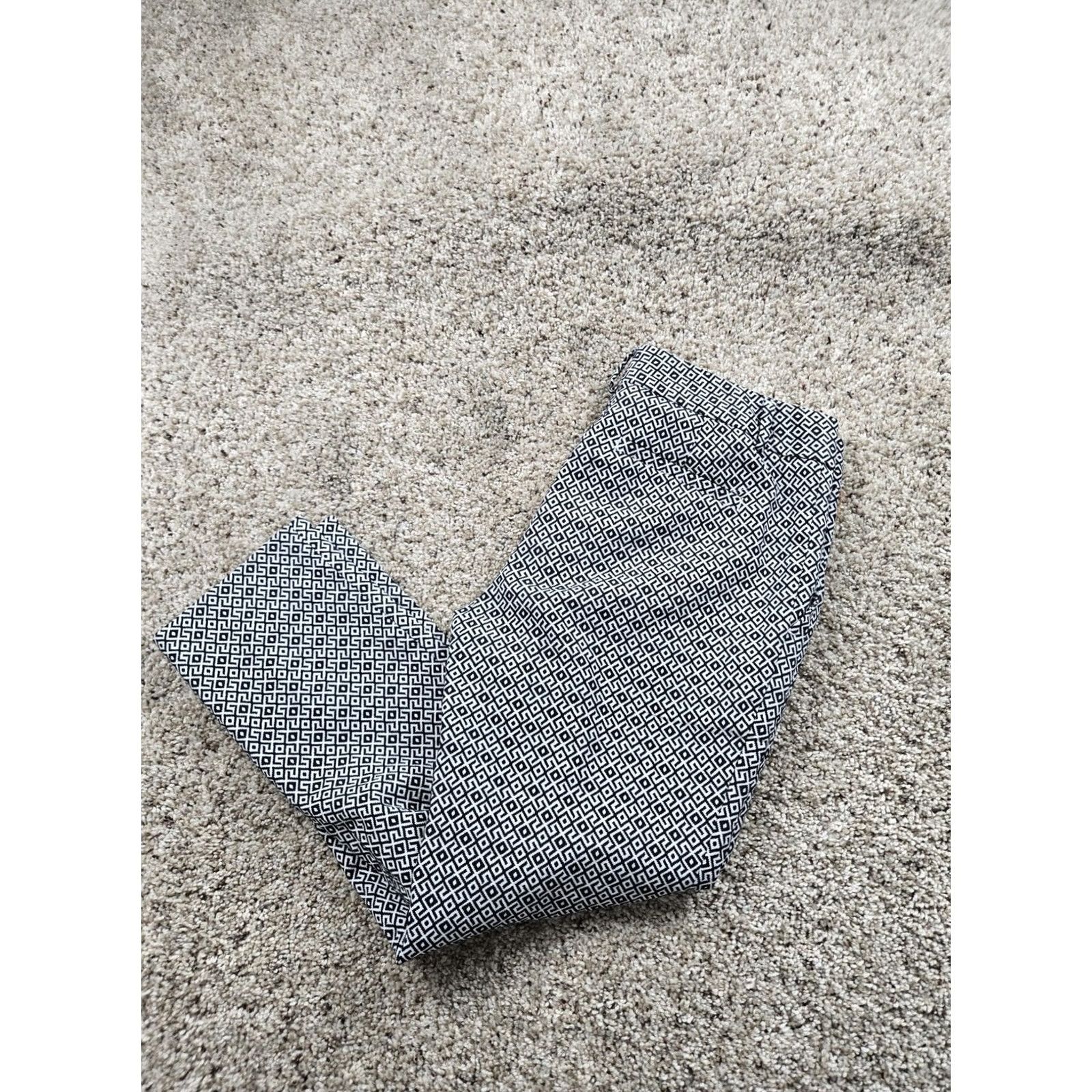 Banana Republic Banana Republic Pants Womens 4P Black White Hampton Ankle Slim Geometric Stretch Pants Size 27" / US 4 / IT 40 - 2 Thumbnail
