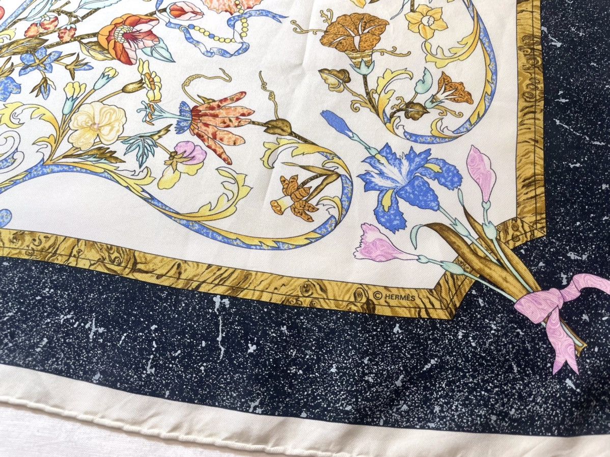 Hermes Hermes Pierres d’Orient et d’Occident white black silk scarf Size ONE SIZE - 4 Thumbnail