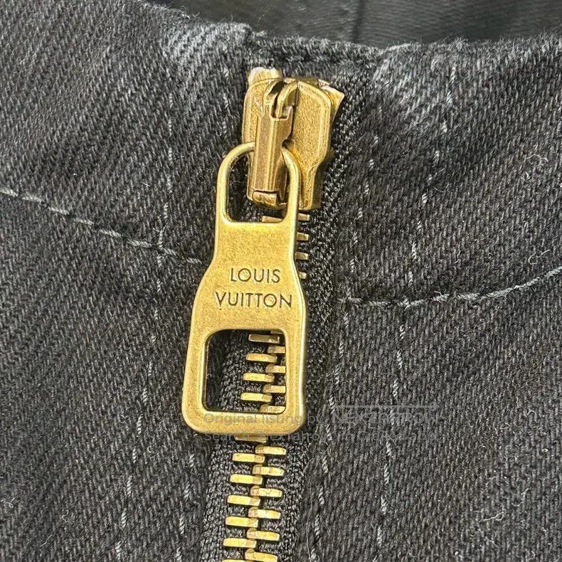 Louis Vuitton Louis Vuitton Embossed LOGO Logging Denim Zipper Jacket Size US M / EU 48-50 / 2 - 3 Thumbnail