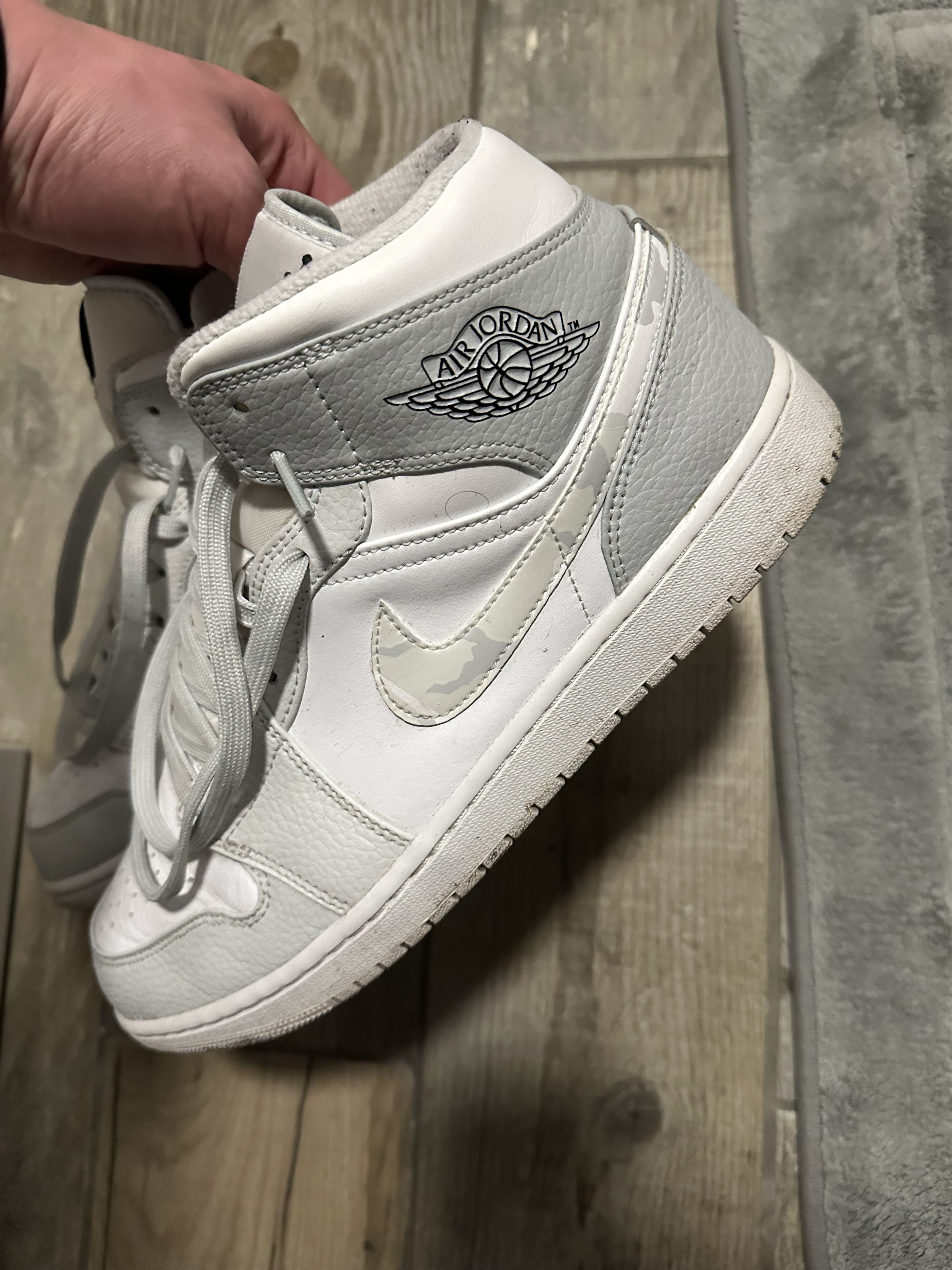 Nike Jordan 1 Mid Grey Camo Size US 11 / EU 44 - 1 Thumbnail
