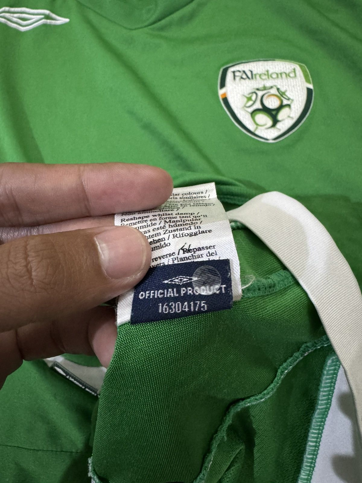 Umbro REPUBLIC OF IRELAND 2006-2008 HOME JERSEY BY UMBRO Size US L / EU 52-54 / 3 - 11 Thumbnail
