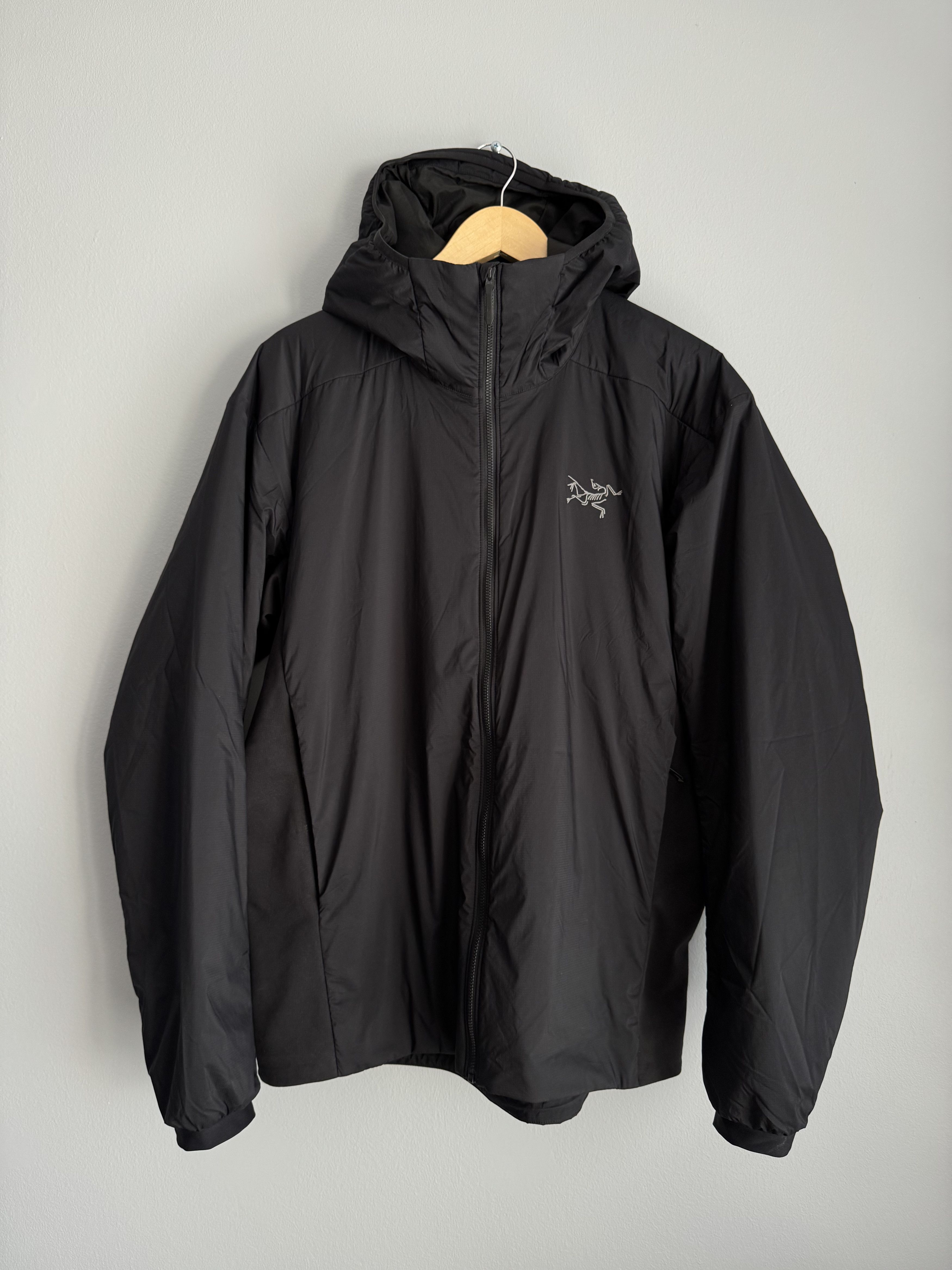 Arc'teryx × Streetwear ATOM LT HOODY 24K BLACK | Grailed