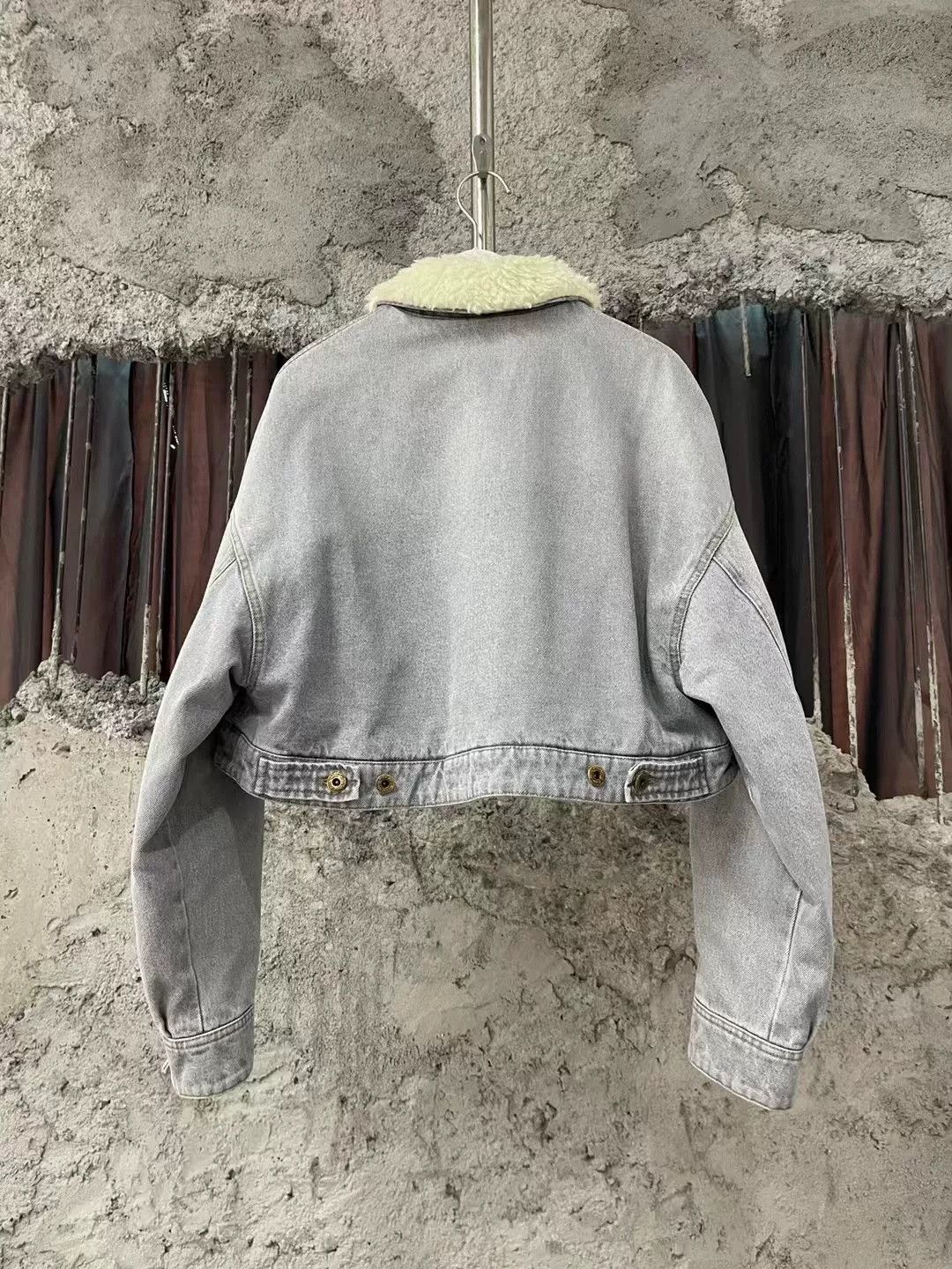 Miu Miu MiuMiu Lamb Fur Collar Cropped Denim Jacket Size US S / EU 44-46 / 1 - 2 Thumbnail