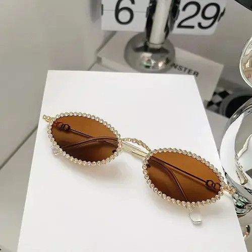 Other Vintage Full Crystal Rhinestone Shiny Frame Sunglasses Size ONE SIZE - 1 Thumbnail