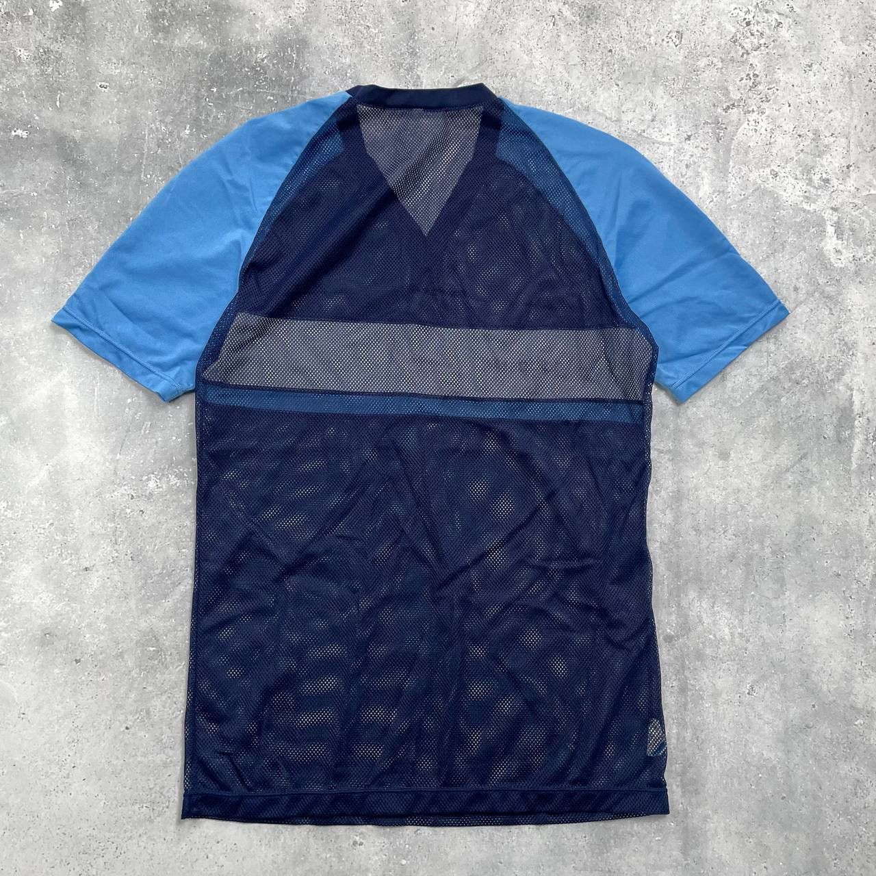 Adidas Vintage 80s Adidas Trefoil Mesh V-Neck T Shirt Blue Size M Size US M / EU 48-50 / 2 - 2 Thumbnail