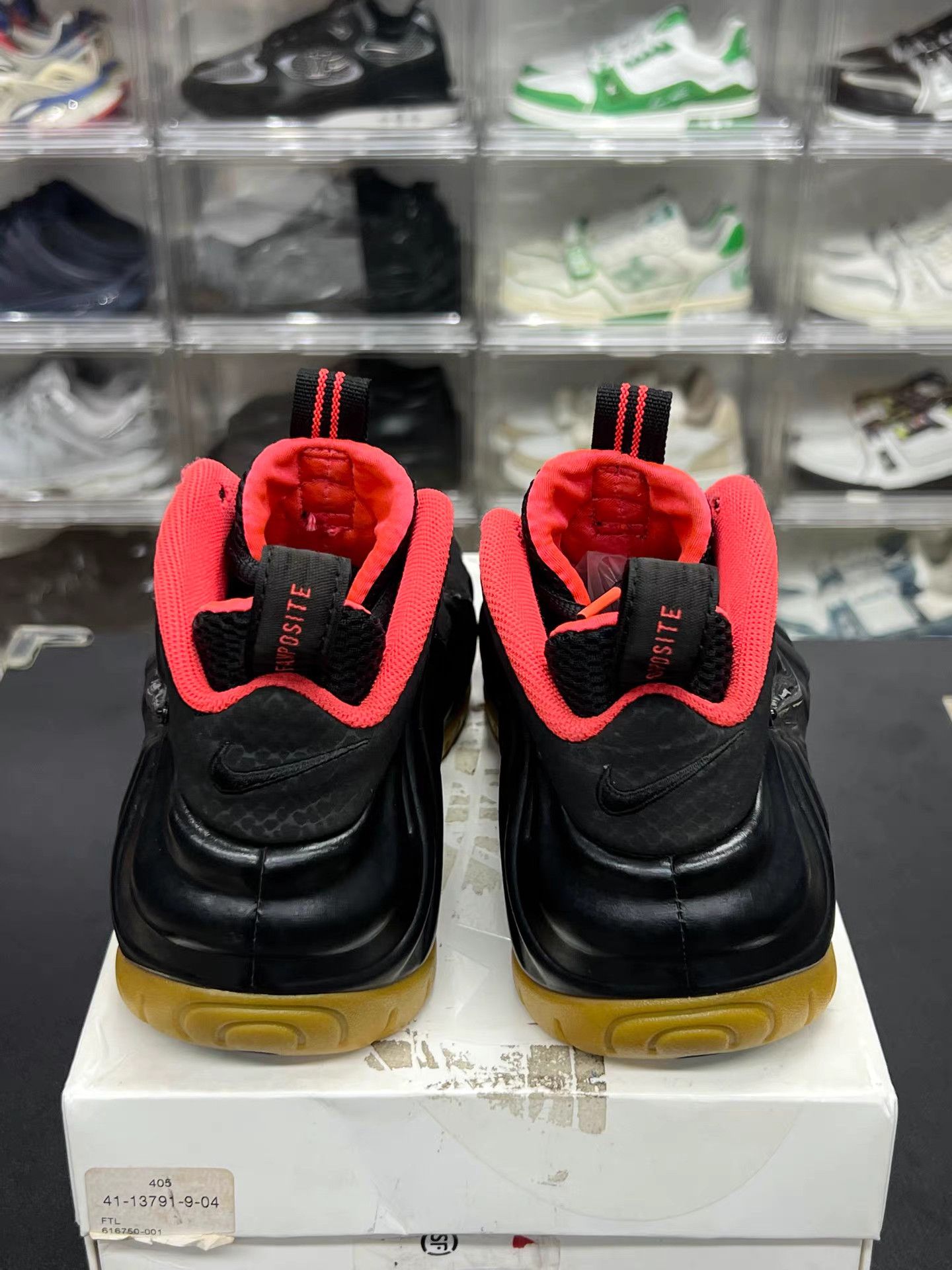 Nike Nike Foamposite Glow Dark Coconut Black K15 Size US 7.5 / EU 40-41 - 7 Thumbnail