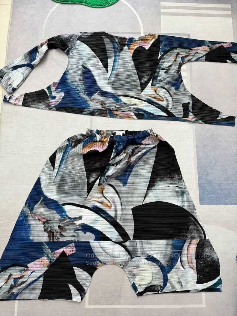 Issey Miyake Issey Miyake Color-Block Long-Sleeve Top Size L / US 10 / IT 46 - 1 Thumbnail